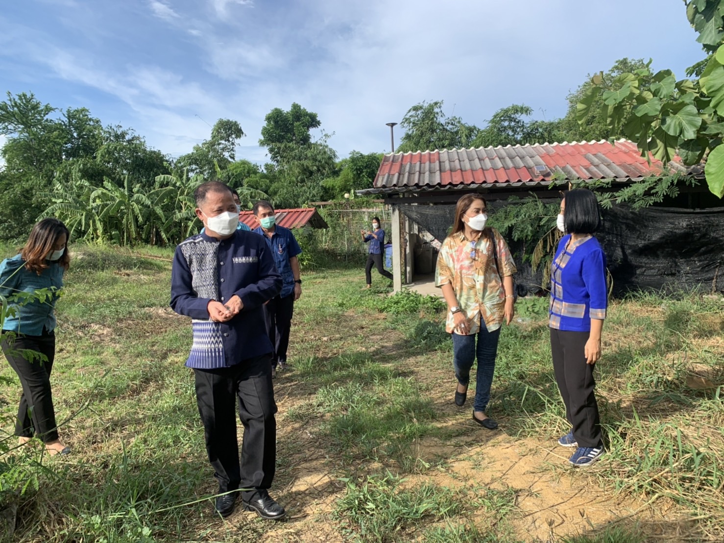 ?สพจ.ฉะเชิงเทราลงพื้นที่ให้คำแนะนำและเตรียมความพร้อมการประกวดหมู่บ้านต้นแบบการน้อมนำแนวพระราชดำริไปประยุกต์ใช้ โครงการ 9:10 ปฏิบัติบูชา “สืบสาน รักษา ต่อยอด” เพื่อพัฒนาชุมชน ประจำปี 2565