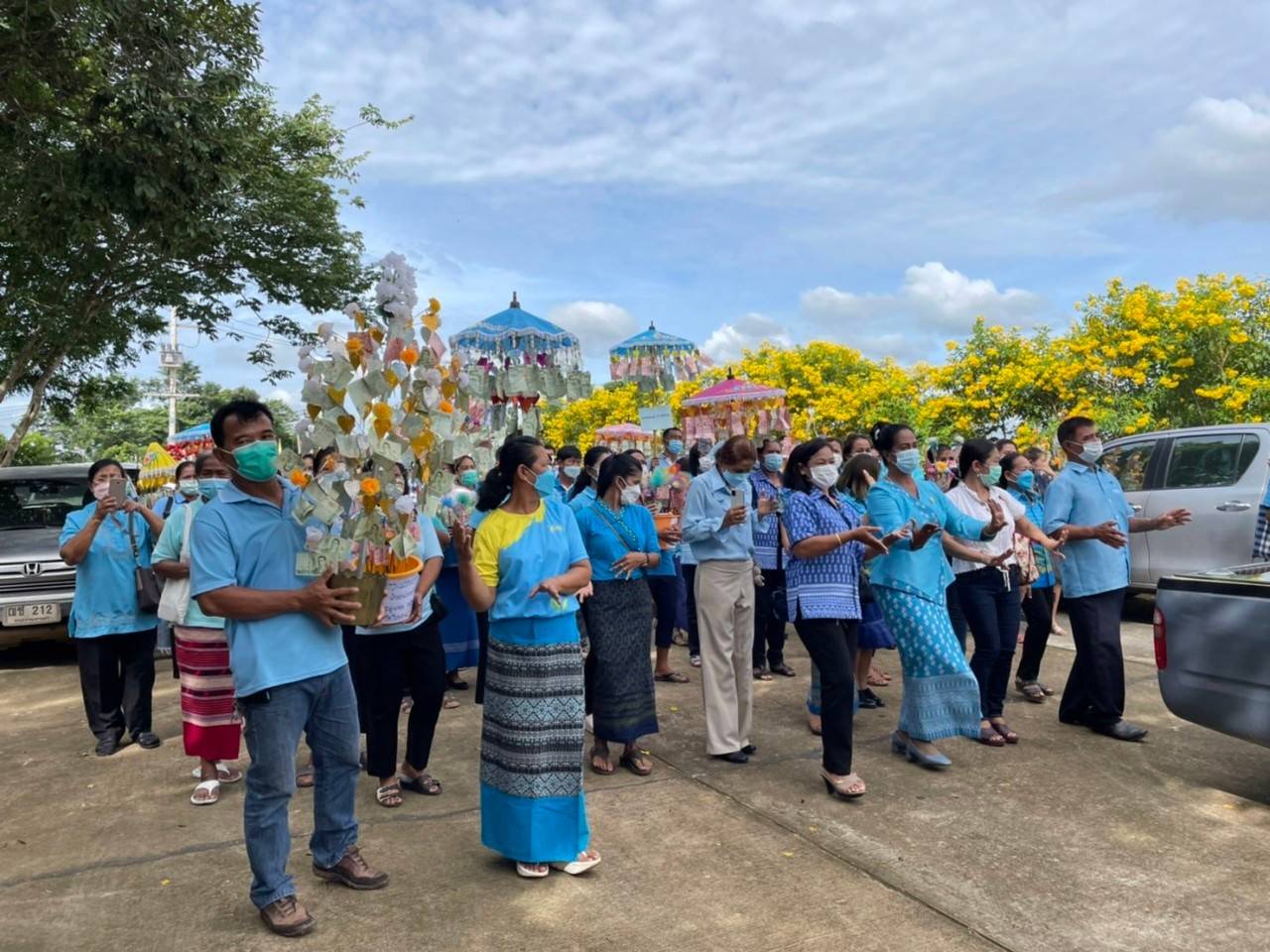 ???130 ปี กระทรวงมหาดไทย ? ฉะเชิงเทรา : แม่น้ำบางปะกงแหล่งชีวิต พระศักดิ์สิทธิ์หลวงพ่อโสธร พระยาศรีสุนทรปราชญ์ภาษาไทย เขาอ่างฤาไนป่าสมบูรณ์ ? ? ??‍??พช.ฉะเชิงเทรา จัดโครงการ “90 พรรษา 999 สมทบทุนศรัทธา ทุนปัญญา กองทุนแม่ของแผ่นดิน ทุนตั้งต้นแห่งความดีงาม ในโอกาสที่ สมเด็จพระนางเจ้าสิริกิติ์ พระบรมราชินีนาถ พระบรมราชชนนีพันปีหลวง ทรงพระกรุณาโปรดเกล้าฯ พระราชทานเงินจากพระปัญญาวิสุทธิโมลี ถวายให้กองทุนแม่ของแผ่นดินหมู่บ้านภูเขาทอง และพิธีทอดผ้าป่าการกุศล สมทบกองทุนแม่ของแผ่นดินฯ ในงานทำบุญอายุวัฒนมงคลครบ 51 ปี พระปัญญาวิสุทธิโมลี เจ้าคณะจังหวัดลพบุรี (ธรรมยุต) เจ้าอาวาสวัดพระนางจามเทวี และผู้รักษาการแทนเจ้าอาวาสวัดโพนงาม