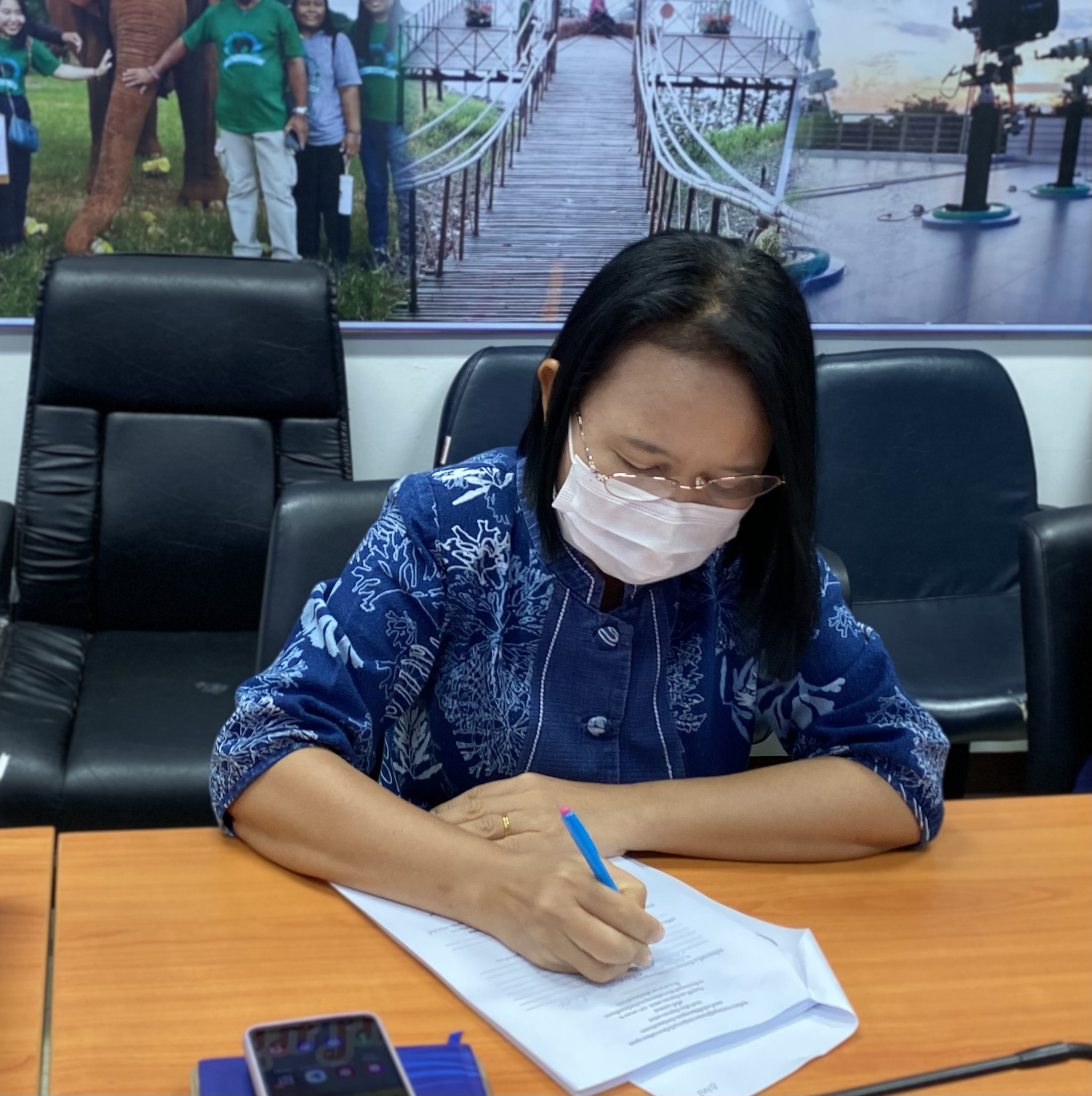 ???130 ปี กระทรวงมหาดไทย ? ฉะเชิงเทรา :แม่น้ำบางปะกงแหล่งชีวิต พระศักดิ์สิทธิ์หลวงพ่อโสธร พระยาศรีสุนทรปราชญ์ภาษาไทย เขาอ่างฤาไนป่าสมบูรณ์ ? ? ?พช.ฉะเชิงเทรา ประชุมผู้อำนวยการกลุ่มงาน/นักวิชาการพัฒนาชุมชน และเจ้าหน้าที่พัฒนาชุมชน จังหวัดฉะเชิงเทรา