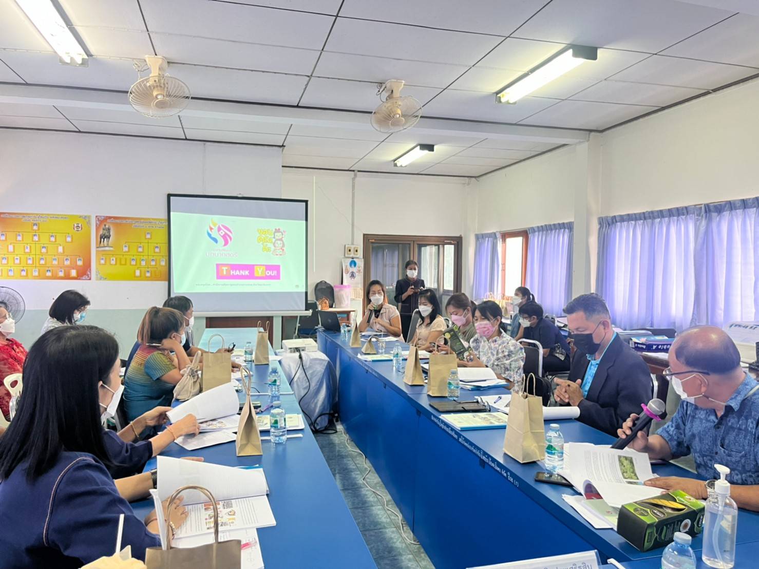 ???130 ปี กระทรวงมหาดไทย ? ฉะเชิงเทรา : แม่น้ำบางปะกงแหล่งชีวิต พระศักดิ์สิทธิ์หลวงพ่อโสธร พระยาศรีสุนทรปราชญ์ภาษาไทย เขาอ่างฤาไนป่าสมบูรณ์ ? ? “พช.ฉะเชิงเทรา​ ดำเนินการคัดเลือกคนกองทุนพัฒนาบทบาทสตรี​ระดับจังหวัด” พช.ฉะเชิงเทรา และคณะกรรมการคัดเลือกคนกองทุนพัฒนาบทบาทสตรี​ ลงพื้นที่พิจารณาคัดเลือกคนกองทุนพัฒนาบทบาทสตรีระดับจังหวัด​ ประจำปี​ 2565