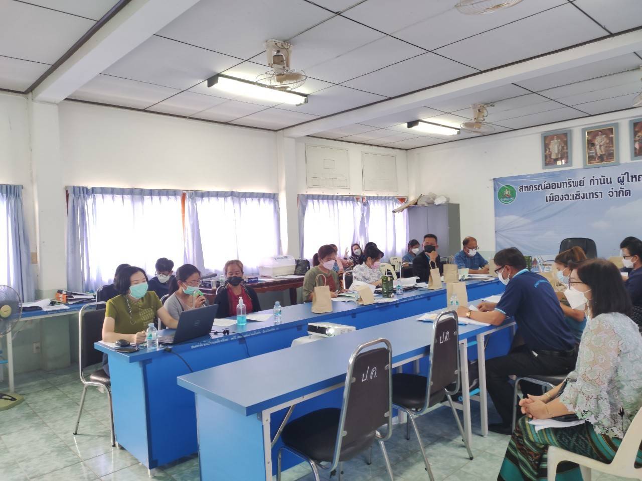 ???130 ปี กระทรวงมหาดไทย ? ฉะเชิงเทรา : แม่น้ำบางปะกงแหล่งชีวิต พระศักดิ์สิทธิ์หลวงพ่อโสธร พระยาศรีสุนทรปราชญ์ภาษาไทย เขาอ่างฤาไนป่าสมบูรณ์ ? ? “พช.ฉะเชิงเทรา​ ดำเนินการคัดเลือกคนกองทุนพัฒนาบทบาทสตรี​ระดับจังหวัด” พช.ฉะเชิงเทรา และคณะกรรมการคัดเลือกคนกองทุนพัฒนาบทบาทสตรี​ ลงพื้นที่พิจารณาคัดเลือกคนกองทุนพัฒนาบทบาทสตรีระดับจังหวัด​ ประจำปี​ 2565