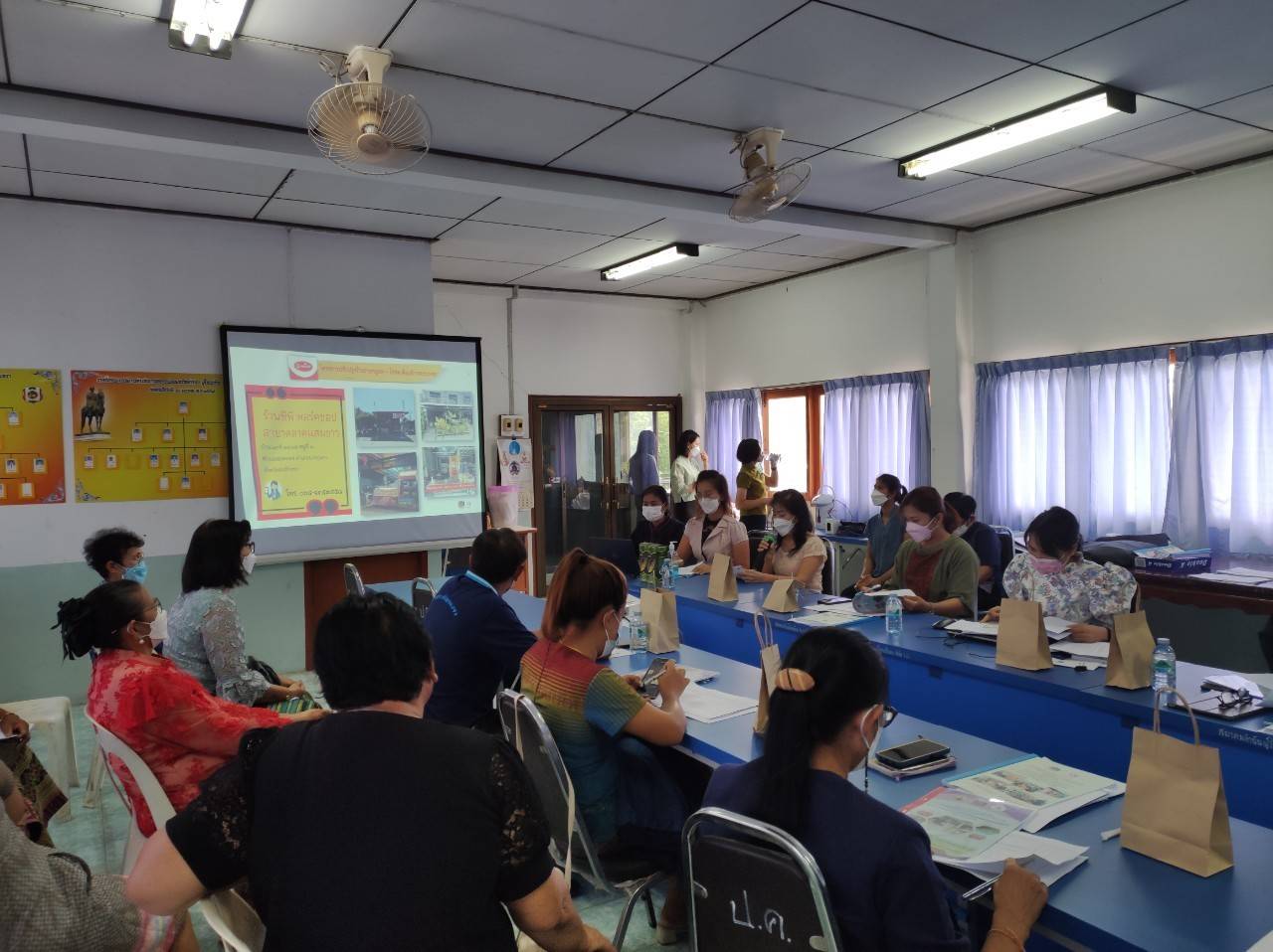 ???130 ปี กระทรวงมหาดไทย ? ฉะเชิงเทรา : แม่น้ำบางปะกงแหล่งชีวิต พระศักดิ์สิทธิ์หลวงพ่อโสธร พระยาศรีสุนทรปราชญ์ภาษาไทย เขาอ่างฤาไนป่าสมบูรณ์ ? ? “พช.ฉะเชิงเทรา​ ดำเนินการคัดเลือกคนกองทุนพัฒนาบทบาทสตรี​ระดับจังหวัด” พช.ฉะเชิงเทรา และคณะกรรมการคัดเลือกคนกองทุนพัฒนาบทบาทสตรี​ ลงพื้นที่พิจารณาคัดเลือกคนกองทุนพัฒนาบทบาทสตรีระดับจังหวัด​ ประจำปี​ 2565