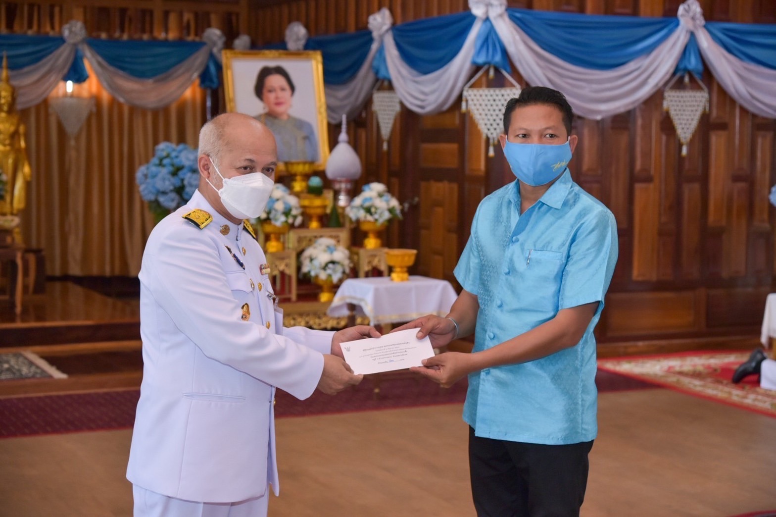 ???130 ปี กระทรวงมหาดไทย ? ฉะเชิงเทรา : แม่น้ำบางปะกงแหล่งชีวิต พระศักดิ์สิทธิ์หลวงพ่อโสธร พระยาศรีสุนทรปราชญ์ภาษาไทย เขาอ่างฤาไนป่าสมบูรณ์ ? ? ??‍??พช.ฉะเชิงเทรา จัดโครงการ “90 พรรษา 999 สมทบทุนศรัทธา ทุนปัญญา กองทุนแม่ของแผ่นดิน ทุนตั้งต้นแห่งความดีงาม ในโอกาสที่ สมเด็จพระนางเจ้าสิริกิติ์ พระบรมราชินีนาถ พระบรมราชชนนีพันปีหลวง ทรงพระกรุณาโปรดเกล้าฯ พระราชทานเงินจากพระปัญญาวิสุทธิโมลี ถวายให้กองทุนแม่ของแผ่นดินหมู่บ้านภูเขาทอง และพิธีทอดผ้าป่าการกุศล สมทบกองทุนแม่ของแผ่นดินฯ ในงานทำบุญอายุวัฒนมงคลครบ 51 ปี พระปัญญาวิสุทธิโมลี เจ้าคณะจังหวัดลพบุรี (ธรรมยุต) เจ้าอาวาสวัดพระนางจามเทวี และผู้รักษาการแทนเจ้าอาวาสวัดโพนงาม