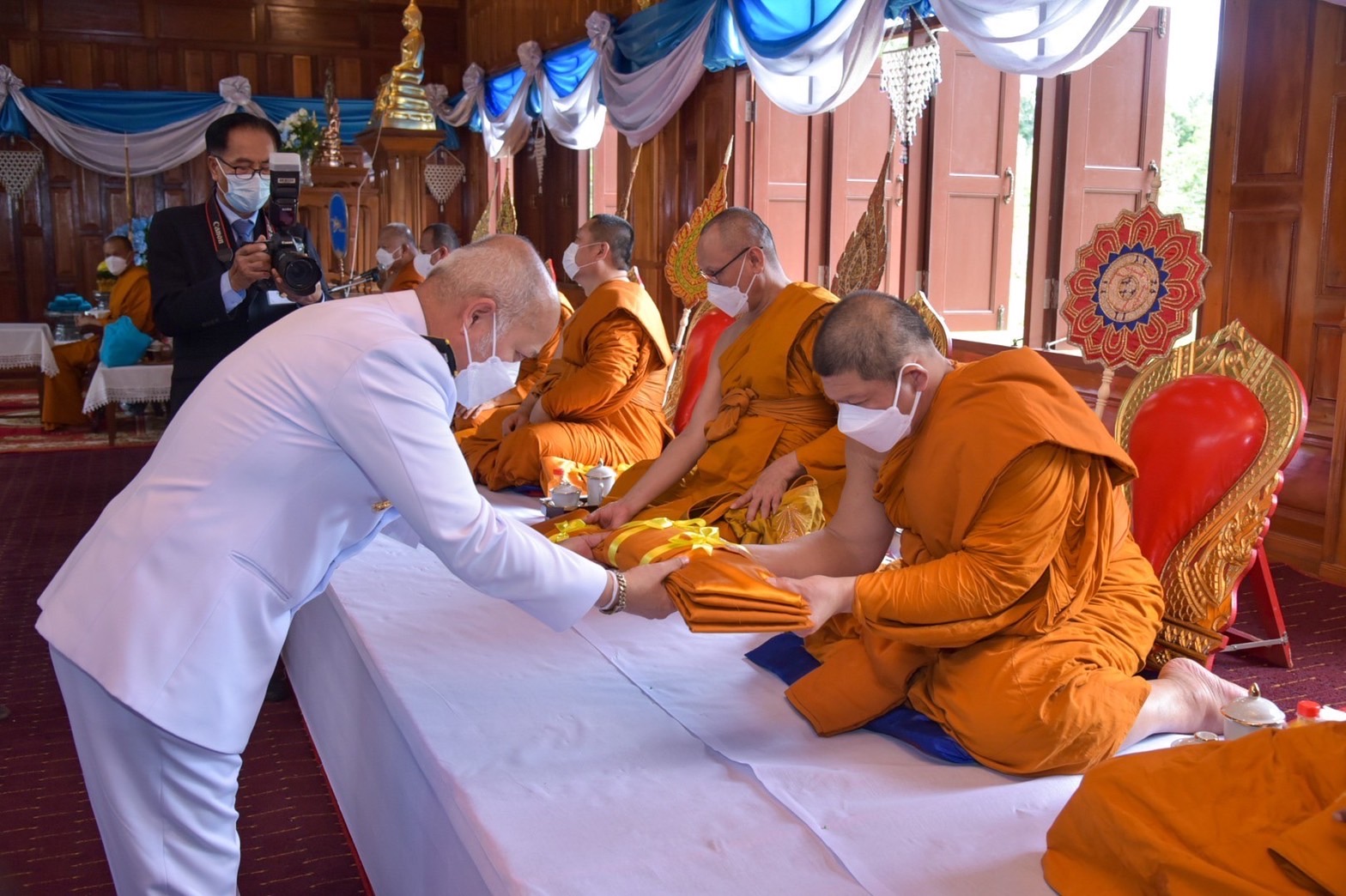 ???130 ปี กระทรวงมหาดไทย ? ฉะเชิงเทรา : แม่น้ำบางปะกงแหล่งชีวิต พระศักดิ์สิทธิ์หลวงพ่อโสธร พระยาศรีสุนทรปราชญ์ภาษาไทย เขาอ่างฤาไนป่าสมบูรณ์ ? ? ??‍??พช.ฉะเชิงเทรา จัดโครงการ “90 พรรษา 999 สมทบทุนศรัทธา ทุนปัญญา กองทุนแม่ของแผ่นดิน ทุนตั้งต้นแห่งความดีงาม ในโอกาสที่ สมเด็จพระนางเจ้าสิริกิติ์ พระบรมราชินีนาถ พระบรมราชชนนีพันปีหลวง ทรงพระกรุณาโปรดเกล้าฯ พระราชทานเงินจากพระปัญญาวิสุทธิโมลี ถวายให้กองทุนแม่ของแผ่นดินหมู่บ้านภูเขาทอง และพิธีทอดผ้าป่าการกุศล สมทบกองทุนแม่ของแผ่นดินฯ ในงานทำบุญอายุวัฒนมงคลครบ 51 ปี พระปัญญาวิสุทธิโมลี เจ้าคณะจังหวัดลพบุรี (ธรรมยุต) เจ้าอาวาสวัดพระนางจามเทวี และผู้รักษาการแทนเจ้าอาวาสวัดโพนงาม