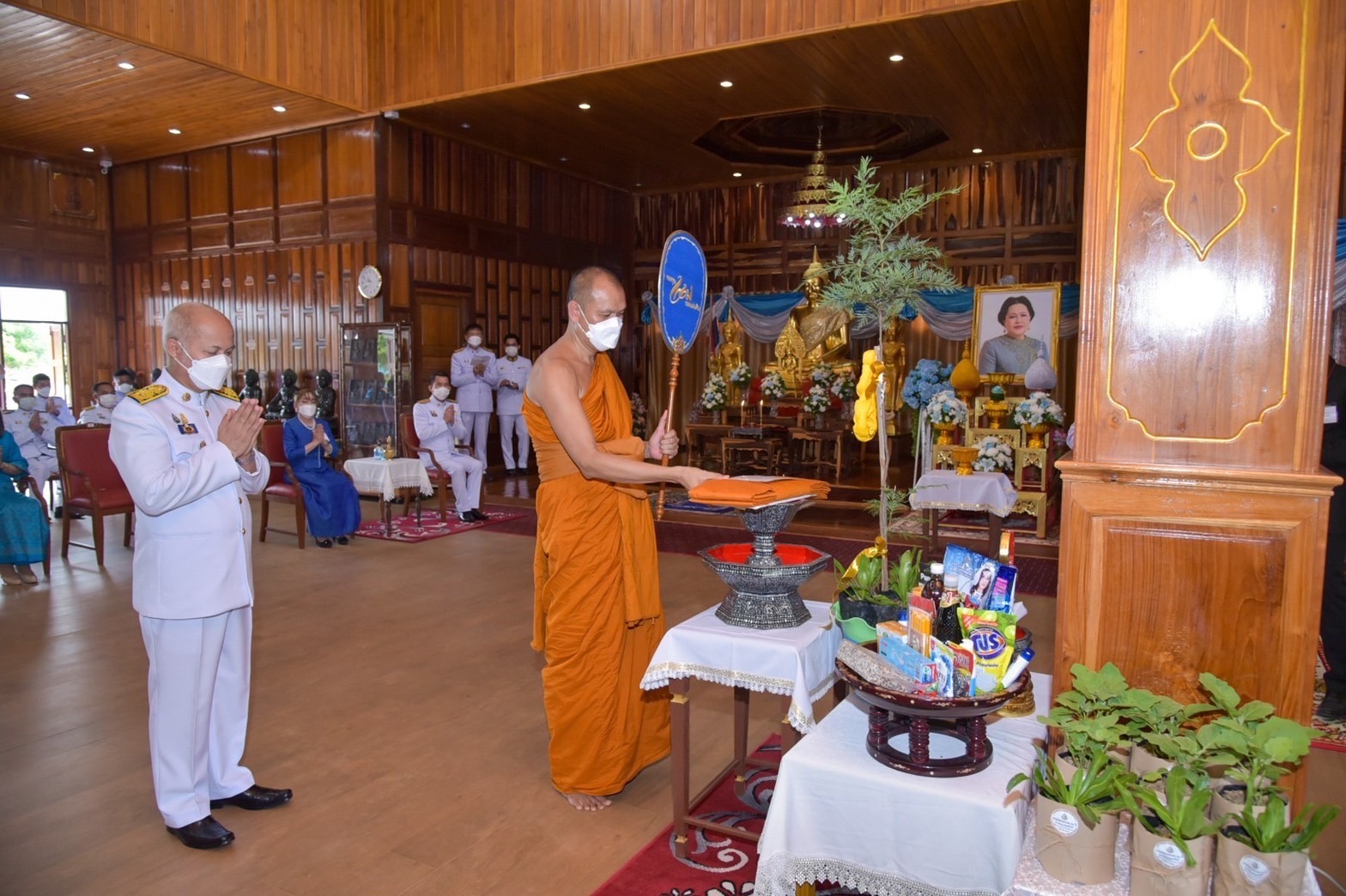 ???130 ปี กระทรวงมหาดไทย ? ฉะเชิงเทรา : แม่น้ำบางปะกงแหล่งชีวิต พระศักดิ์สิทธิ์หลวงพ่อโสธร พระยาศรีสุนทรปราชญ์ภาษาไทย เขาอ่างฤาไนป่าสมบูรณ์ ? ? ??‍??พช.ฉะเชิงเทรา จัดโครงการ “90 พรรษา 999 สมทบทุนศรัทธา ทุนปัญญา กองทุนแม่ของแผ่นดิน ทุนตั้งต้นแห่งความดีงาม ในโอกาสที่ สมเด็จพระนางเจ้าสิริกิติ์ พระบรมราชินีนาถ พระบรมราชชนนีพันปีหลวง ทรงพระกรุณาโปรดเกล้าฯ พระราชทานเงินจากพระปัญญาวิสุทธิโมลี ถวายให้กองทุนแม่ของแผ่นดินหมู่บ้านภูเขาทอง และพิธีทอดผ้าป่าการกุศล สมทบกองทุนแม่ของแผ่นดินฯ ในงานทำบุญอายุวัฒนมงคลครบ 51 ปี พระปัญญาวิสุทธิโมลี เจ้าคณะจังหวัดลพบุรี (ธรรมยุต) เจ้าอาวาสวัดพระนางจามเทวี และผู้รักษาการแทนเจ้าอาวาสวัดโพนงาม