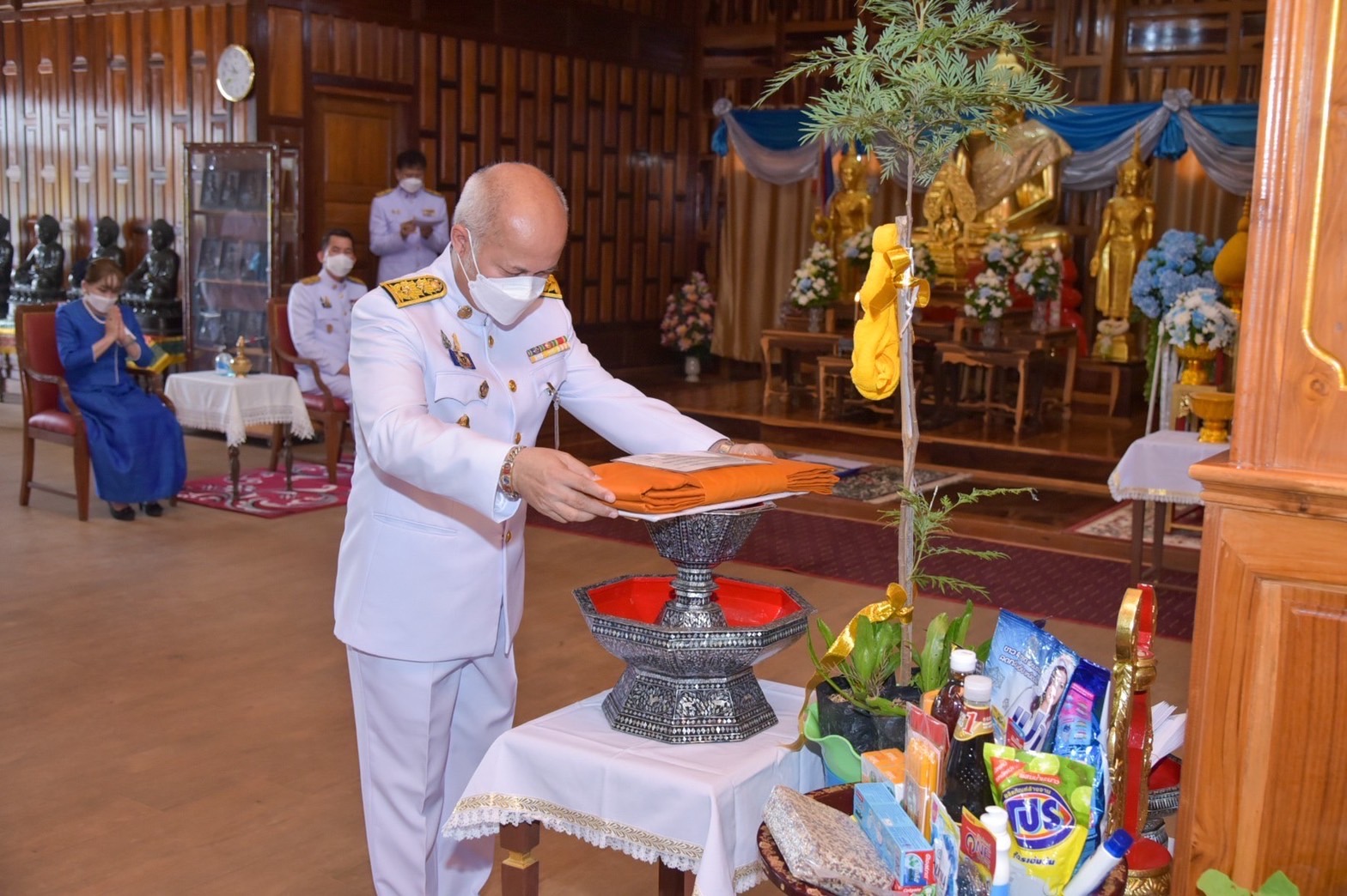 ???130 ปี กระทรวงมหาดไทย ? ฉะเชิงเทรา : แม่น้ำบางปะกงแหล่งชีวิต พระศักดิ์สิทธิ์หลวงพ่อโสธร พระยาศรีสุนทรปราชญ์ภาษาไทย เขาอ่างฤาไนป่าสมบูรณ์ ? ? ??‍??พช.ฉะเชิงเทรา จัดโครงการ “90 พรรษา 999 สมทบทุนศรัทธา ทุนปัญญา กองทุนแม่ของแผ่นดิน ทุนตั้งต้นแห่งความดีงาม ในโอกาสที่ สมเด็จพระนางเจ้าสิริกิติ์ พระบรมราชินีนาถ พระบรมราชชนนีพันปีหลวง ทรงพระกรุณาโปรดเกล้าฯ พระราชทานเงินจากพระปัญญาวิสุทธิโมลี ถวายให้กองทุนแม่ของแผ่นดินหมู่บ้านภูเขาทอง และพิธีทอดผ้าป่าการกุศล สมทบกองทุนแม่ของแผ่นดินฯ ในงานทำบุญอายุวัฒนมงคลครบ 51 ปี พระปัญญาวิสุทธิโมลี เจ้าคณะจังหวัดลพบุรี (ธรรมยุต) เจ้าอาวาสวัดพระนางจามเทวี และผู้รักษาการแทนเจ้าอาวาสวัดโพนงาม