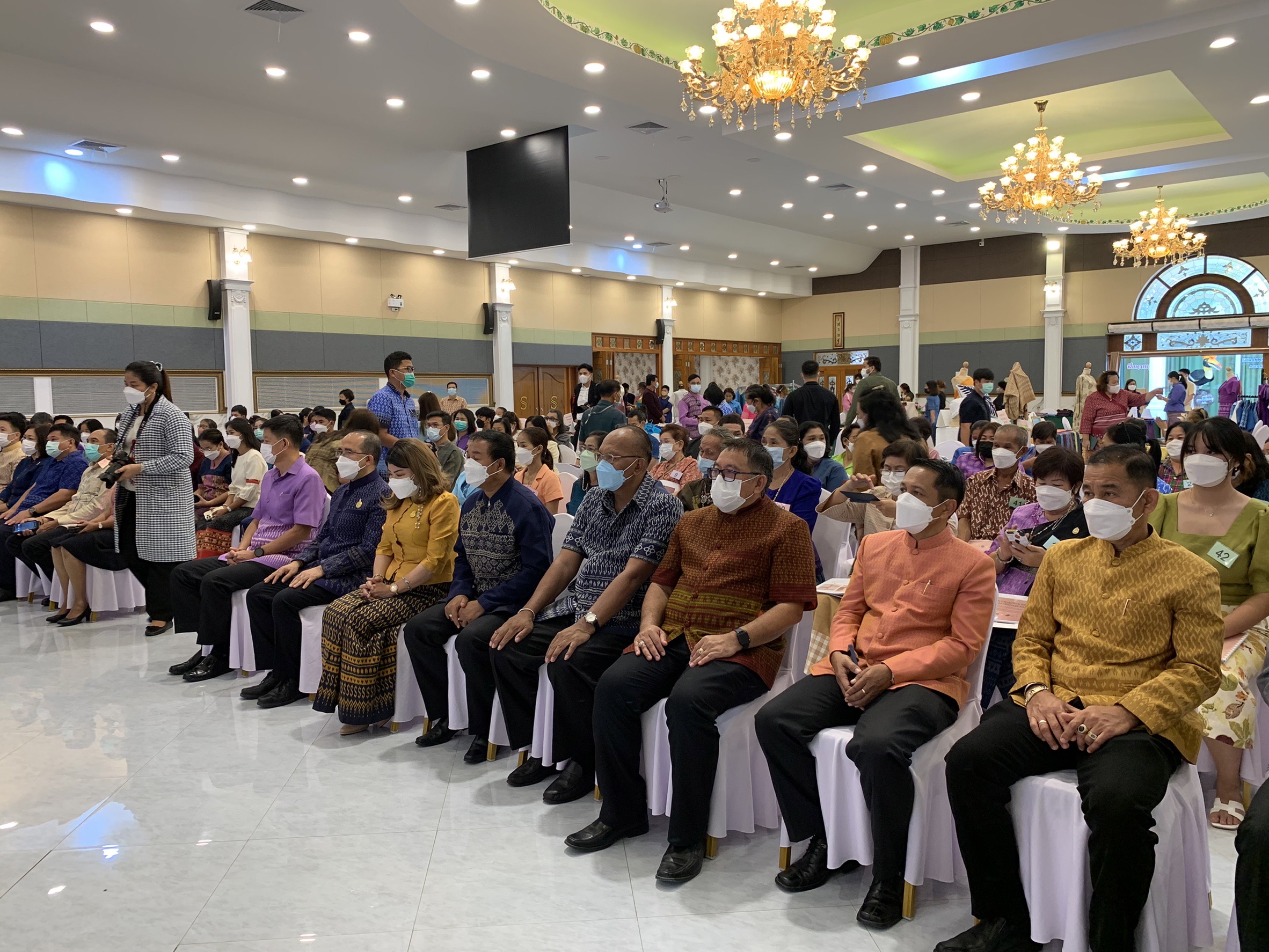 ???130 ปี กระทรวงมหาดไทย ? ฉะเชิงเทรา : แม่น้ำบางปะกงแหล่งชีวิต พระศักดิ์สิทธิ์หลวงพ่อโสธร พระยาศรีสุนทรปราชญ์ภาษาไทย เขาอ่างฤาไนป่าสมบูรณ์ ? ?  ???สพจ .ฉะเชิงเทรา ร่วมโครงการพัฒนาศักยภาพและเพิ่มช่องทางการตลาดให้กับผู้ประกอบการ OTOP ผ้าไทย (Coaching ผ้าขิดลายนารีรัตนราชกัญญา)