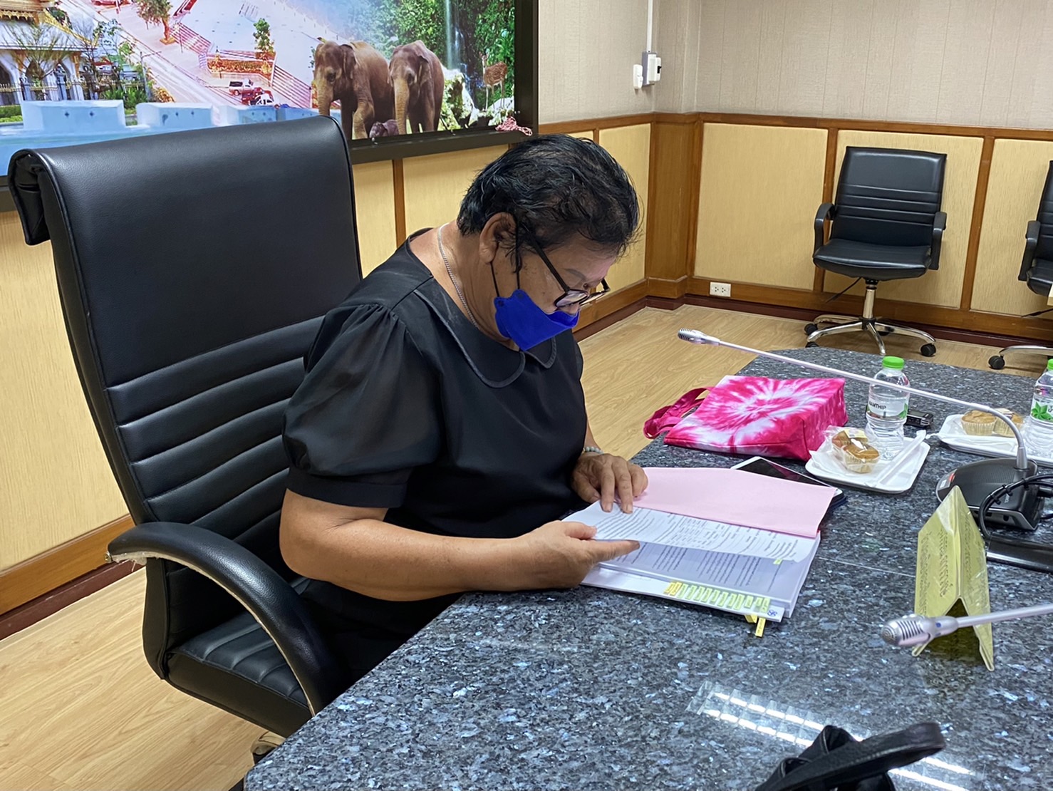 ???130 ปี กระทรวงมหาดไทย ? ฉะเชิงเทรา :แม่น้ำบางปะกงแหล่งชีวิต พระศักดิ์สิทธิ์หลวงพ่อโสธร พระยาศรีสุนทรปราชญ์ภาษาไทย เขาอ่างฤาไนป่าสมบูรณ์ ? ? ?พช.ฉะเชิงเทรา ประชุมคณะทำงานขับเคลื่อนกองทุนพัฒนาบทบาทสตรีจังหวัด จังหวัดฉะเชิงเทรา ครั้งที่ 5/2565