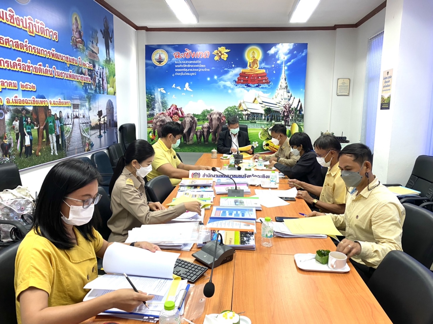 ???130 ปี กระทรวงมหาดไทย ? ฉะเชิงเทรา :แม่น้ำบางปะกงแหล่งชีวิต พระศักดิ์สิทธิ์หลวงพ่อโสธร พระยาศรีสุนทรปราชญ์ภาษาไทย เขาอ่างฤาไนป่าสมบูรณ์ ? ? ??พช.ฉะเชิงเทรา ประชุมคณะกรรมการคัดสรรกิจกรรมพัฒนาชุมชนดีเด่นระดับจังหวัด ประจำปี 2565 ครั้งที่ 2/2565