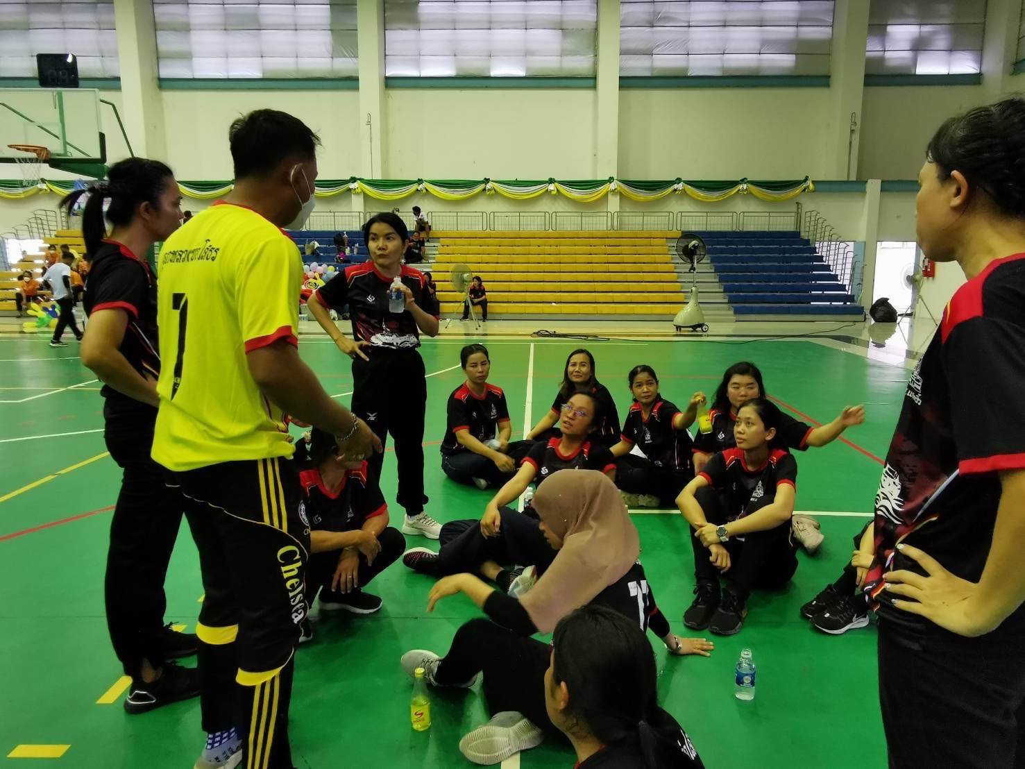 ???130 ปี กระทรวงมหาดไทย ? ฉะเชิงเทรา :แม่น้ำบางปะกงแหล่งชีวิต พระศักดิ์สิทธิ์หลวงพ่อโสธร พระยาศรีสุนทรปราชญ์ภาษาไทย เขาอ่างฤาไนป่าสมบูรณ์ ? ? ??พช.ฉะเชิงเทรา ร่วมกิจกรรมการแข่งขันกีฬาเชื่อมความสามัคคี ภายใต้โครงการ “สานสัมพันธ์น้องพี่ 60 พช.” เขตตรวจราชการที่ 8 (ชลบุรี ระยอง ฉะเชิงเทรา)