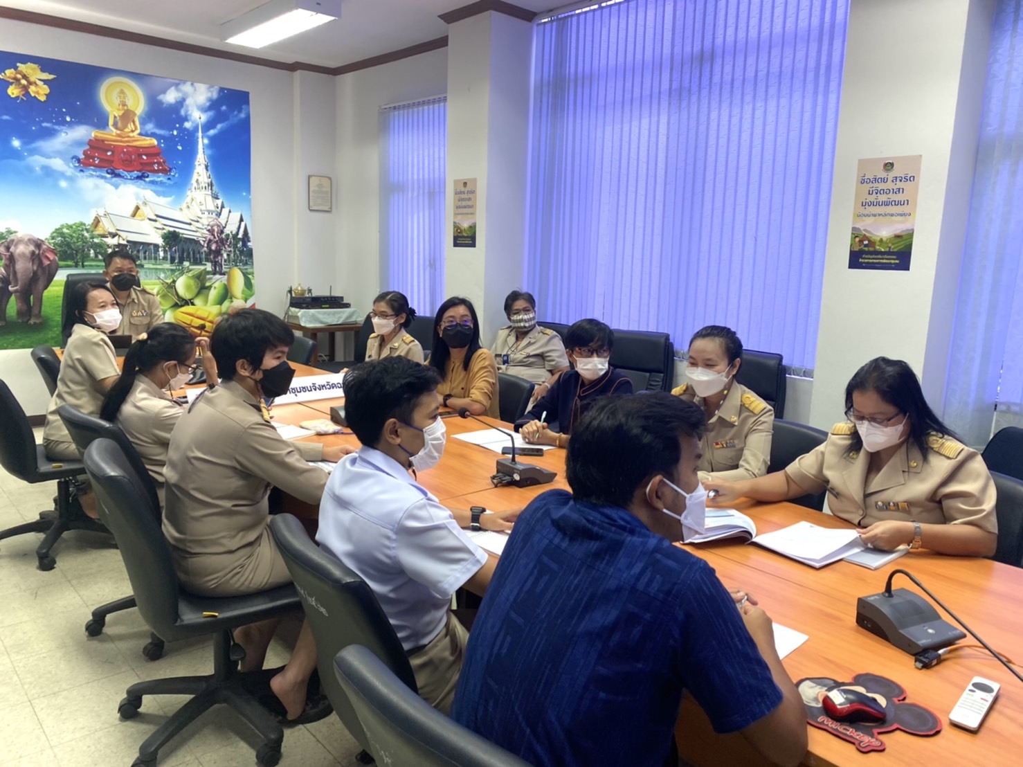 ???130 ปี กระทรวงมหาดไทย ? ฉะเชิงเทรา :แม่น้ำบางปะกงแหล่งชีวิต พระศักดิ์สิทธิ์หลวงพ่อโสธร พระยาศรีสุนทรปราชญ์ภาษาไทย เขาอ่างฤาไนป่าสมบูรณ์ ? ? ??พช.ฉะเชิงเทรา ร่วมประชุมกรมการพัฒนาชุมชน ครั้งที่ 6/2565 ผ่านระบบ วีดีทัศน์ทางไกล (Video Conference)