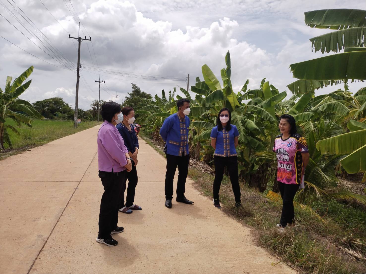 ???130 ปี กระทรวงมหาดไทย ? ฉะเชิงเทรา :แม่น้ำบางปะกงแหล่งชีวิต พระศักดิ์สิทธิ์หลวงพ่อโสธร พระยาศรีสุนทรปราชญ์ภาษาไทย เขาอ่างฤาไนป่าสมบูรณ์ ? ?  ??พช.ฉะเชิงเทรา ลงพื้นที่ถอดบทเรียนหมู่บ้านต้นแบบการน้อมนำแนวพระราชดำริไปประยุกต์ใช้ โครงการ 9;10 ปฏิบัติบูชา “สืบสาน รักษา ต่อยอด” เพื่อพัฒนาชุมชน ประจำปี 2565