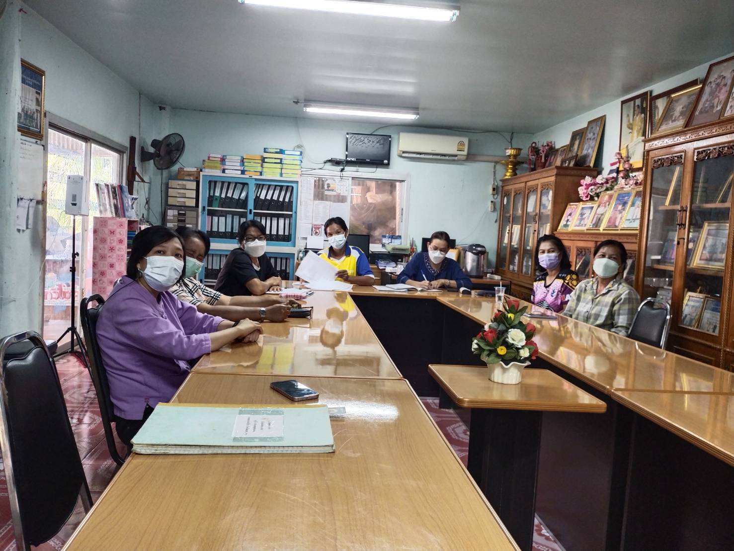 ???130 ปี กระทรวงมหาดไทย ? ฉะเชิงเทรา :แม่น้ำบางปะกงแหล่งชีวิต พระศักดิ์สิทธิ์หลวงพ่อโสธร พระยาศรีสุนทรปราชญ์ภาษาไทย เขาอ่างฤาไนป่าสมบูรณ์ ? ?  ??พช.ฉะเชิงเทรา ลงพื้นที่ถอดบทเรียนหมู่บ้านต้นแบบการน้อมนำแนวพระราชดำริไปประยุกต์ใช้ โครงการ 9;10 ปฏิบัติบูชา “สืบสาน รักษา ต่อยอด” เพื่อพัฒนาชุมชน ประจำปี 2565