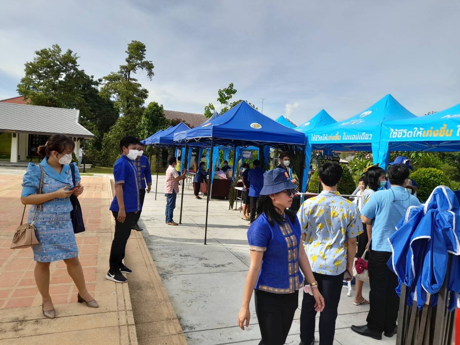 ???130 ปี กระทรวงมหาดไทย ? ฉะเชิงเทรา :แม่น้ำบางปะกงแหล่งชีวิต พระศักดิ์สิทธิ์หลวงพ่อโสธร พระยาศรีสุนทรปราชญ์ภาษาไทย เขาอ่างฤาไนป่าสมบูรณ์ ? ?  ??”เริ่มแล้ว” งานเฉลิมฉลองครบรอบ 200 ปี ชาตกาล พระยาศรีสุนทรโวหารฯ (น้อย อาจารยางกูร) พช.ฉะเชิงเทรา ประสานและอำนวยความสะดวกแก่ผู้ประกอบการ OTOP ที่เข้าร่วมงานฯ