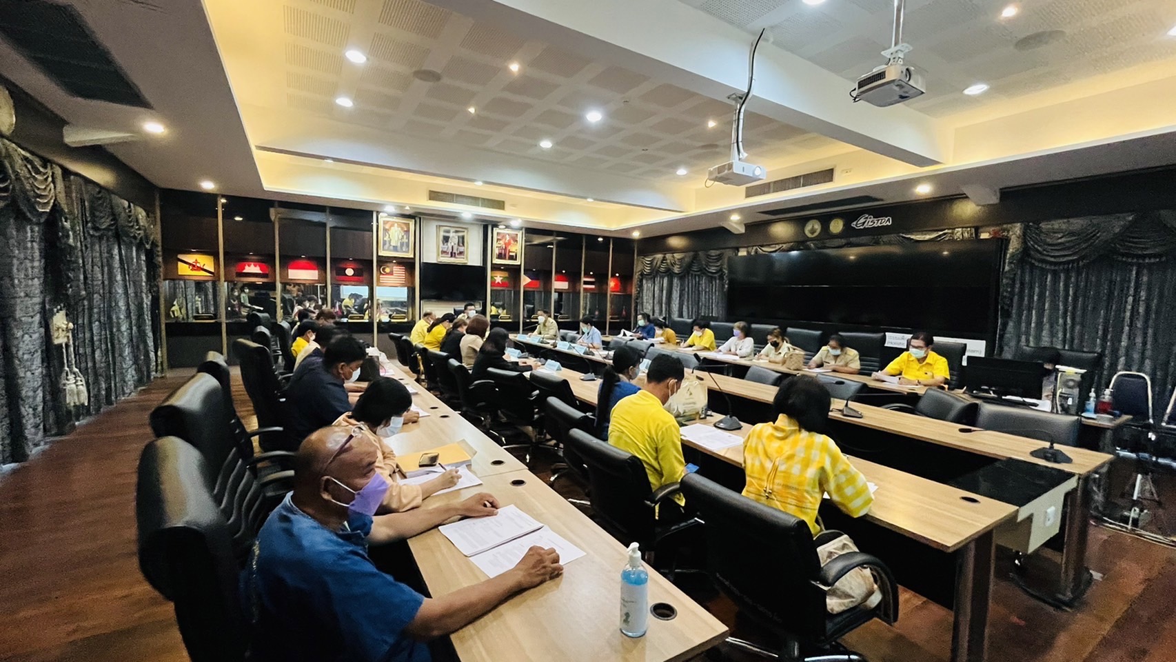 ???พช.ฉะเชิงเทรา ประชุมคณะกรรมการพัฒนาเศรษฐกิจฐานรากและประชารัฐ (E3)