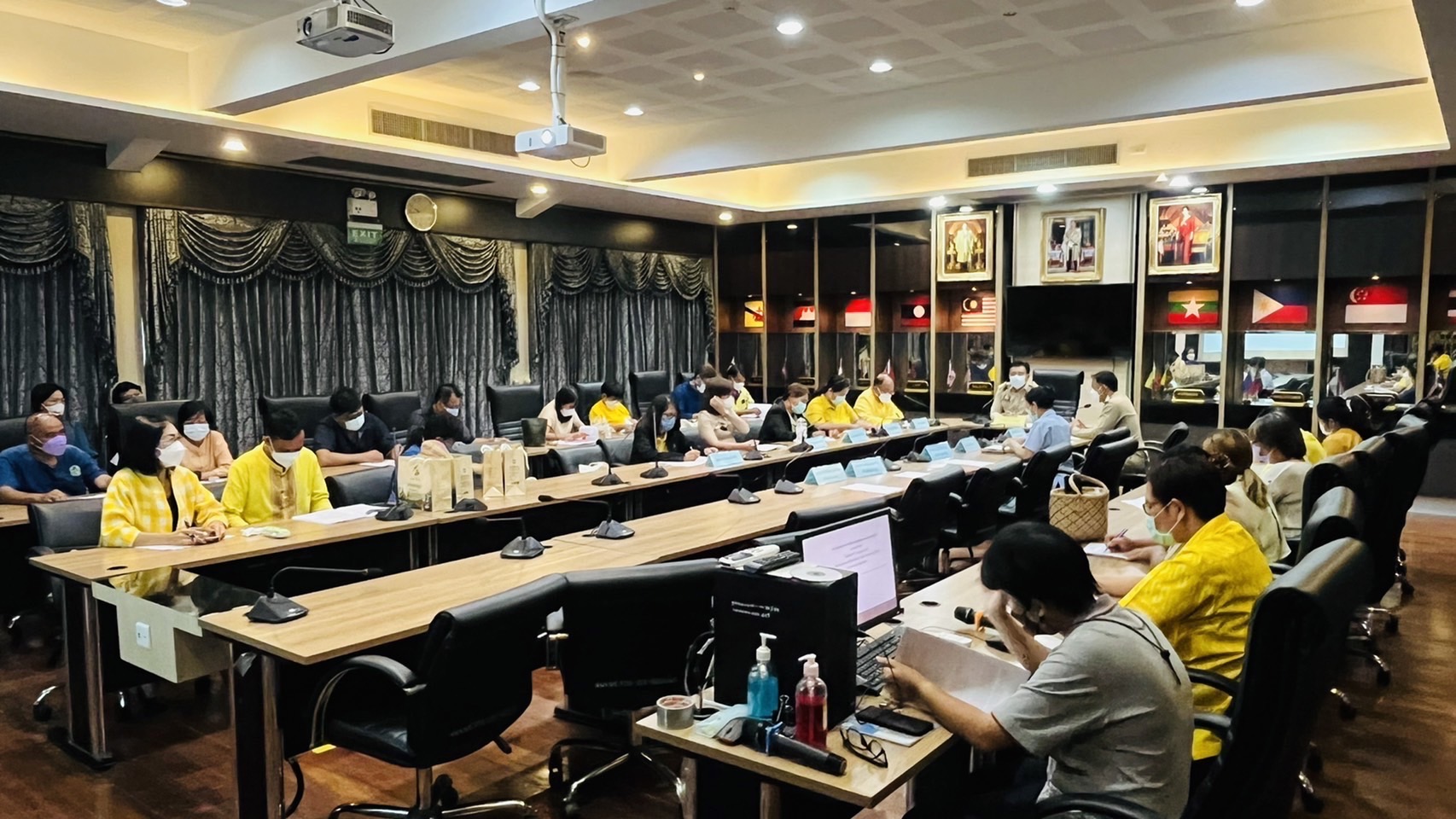 ???พช.ฉะเชิงเทรา ประชุมคณะกรรมการพัฒนาเศรษฐกิจฐานรากและประชารัฐ (E3)