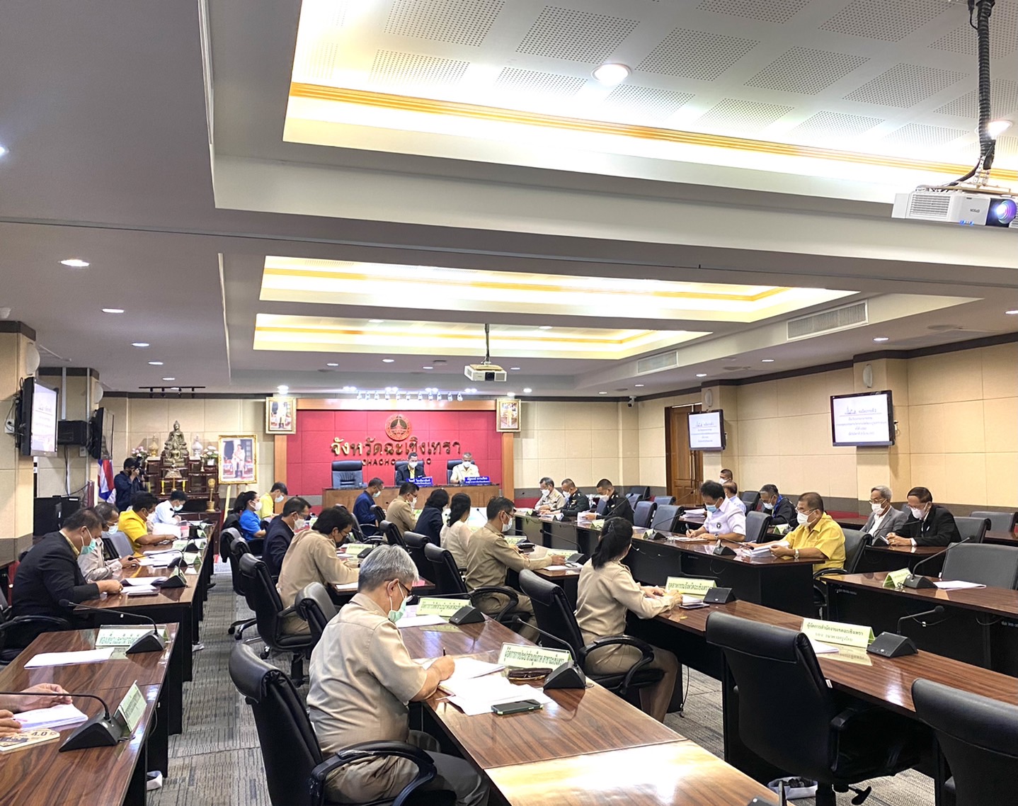 ??พช.ฉะเชิงเทรา ร่วมประชุมคณะกรรมการบริหารงานจังหวัดแบบบูรณาการ (ก.บ.จ.) จังหวัดฉะเชิงเทรา ครั้งที่ 2/2565