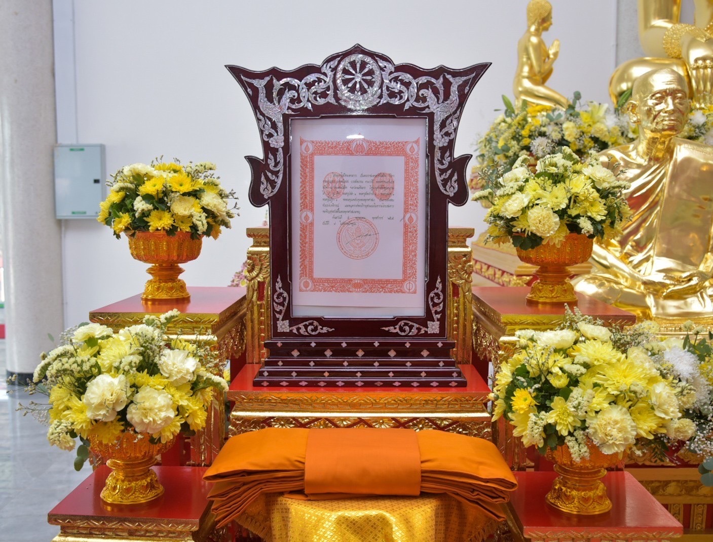 ??พช.ฉะเชิงเทรา ร่วมพิธีเชิญสัญญาบัตร พัดยศ และผ้าไตร ถวายแด่พระราชมงคลวชิรโสภิต (ขันธ์ สิริวณฺโณ)