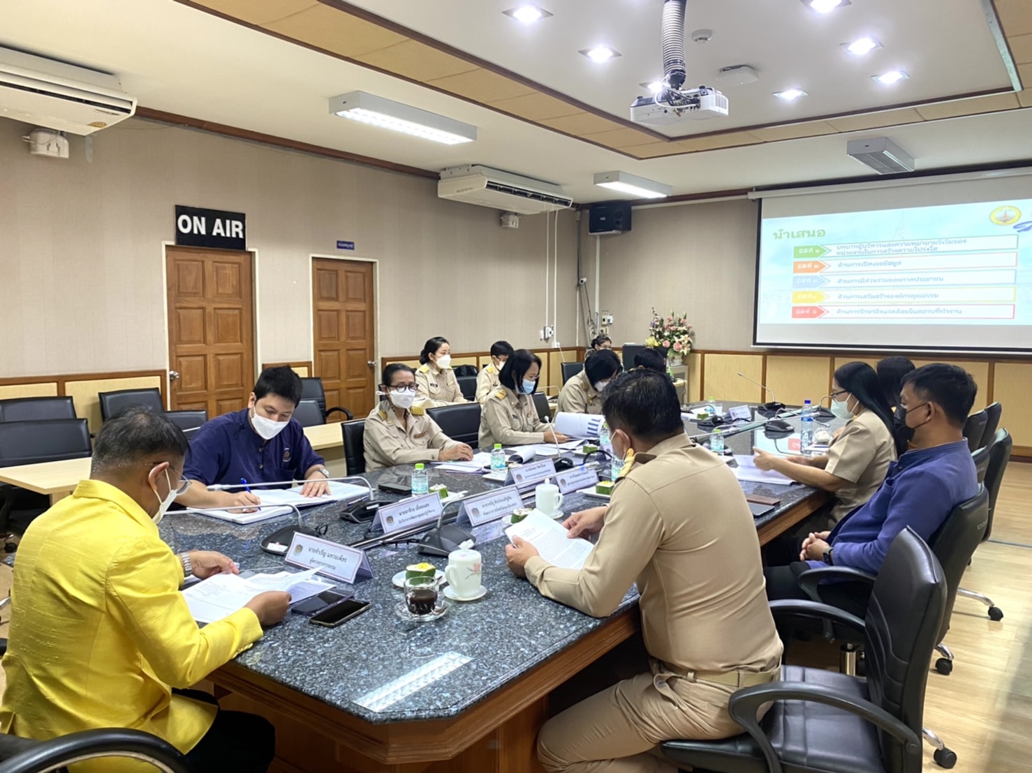 ??พช.ฉะเชิงเทรา ร่วมประเมินผลการดำเนินงานโครงการพัฒนาชุมชนใสสะอาด “ดีเด่น” ประจำปีงบประมาณ พ.ศ.2565 ระดับเขตตรวจราชการที่ 8 กลุ่มจังหวัดภาคตะวันออก 1