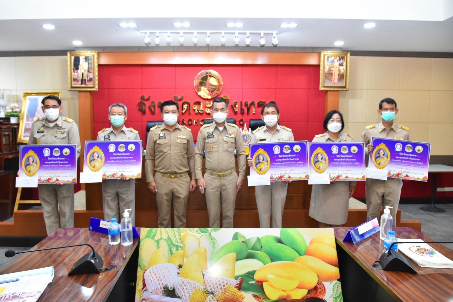 ???พช.ฉะเชิงเทรา มอบใบประกาศเกียรติคุณการคัดสรรกิจกรรมพัฒนาชุมชนดีเด่นระดับจังหวัด ประจำปี 2565