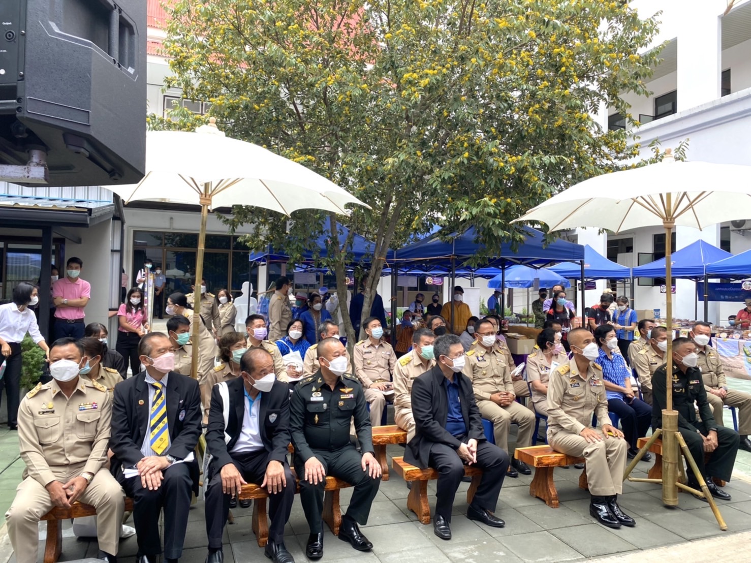 ???พช.ฉะเชิงเทรา จัดกิจกรรมโครงการ : ส่งเสริมการพัฒนากลไกและโครงสร้างดูดซับมูลค่าทางเศรษฐกิจและการกระจายรายได้กลับสู่ท้องถิ่นกิจกรรมหลัก : พัฒนาเศรษฐกิจฐานรากด้วยภาคีเครือข่าย กิจกรรมย่อยที่ 2 : ส่งเสริมการสร้างรายได้จากกิจการอาหารปลอดภัย กิจกรรมเชื่อมโยงช่องทางการตลาด ภายใต้ชื่อกิจกรรม “ตลาดนัดศาลากลาง”