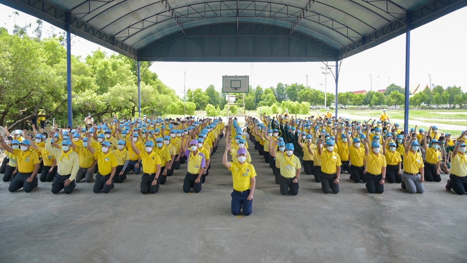 ??พช.ฉะเชิงเทรา ร่วมกิจกรรมจิตอาสาปลูกป่าชายเลนเฉลิมพระเกียรติ เนื่องในโอกาสวันเฉลิมพระชนมพรรษาพระบาทสมเด็จพระเจ้าอยู่หัว