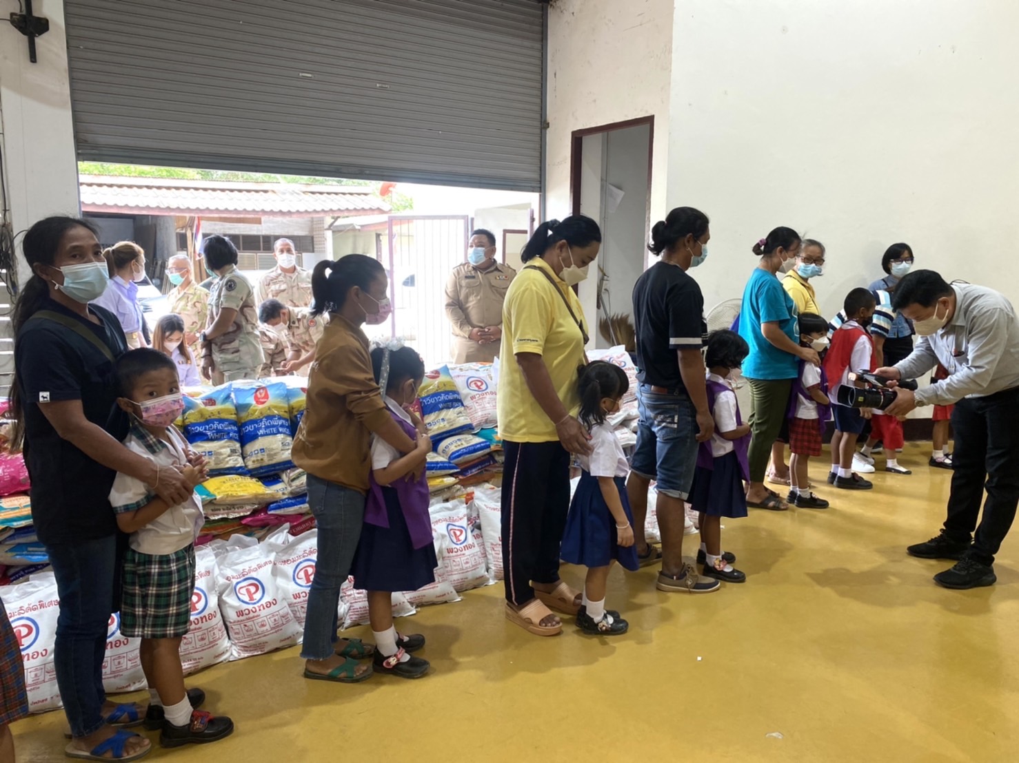 ???‍?‍?‍?ผู้ว่าราชการจังหวัดฉะเชิงเทรา มอบทุนกองทุนพัฒนาเด็กชนบทในพระราชูปถัมภ์สมเด็จพระเทพรัตนราชสุดาฯ สยามบรมราชกุมารี แก่เด็กยากจนและด้อยโอกาส