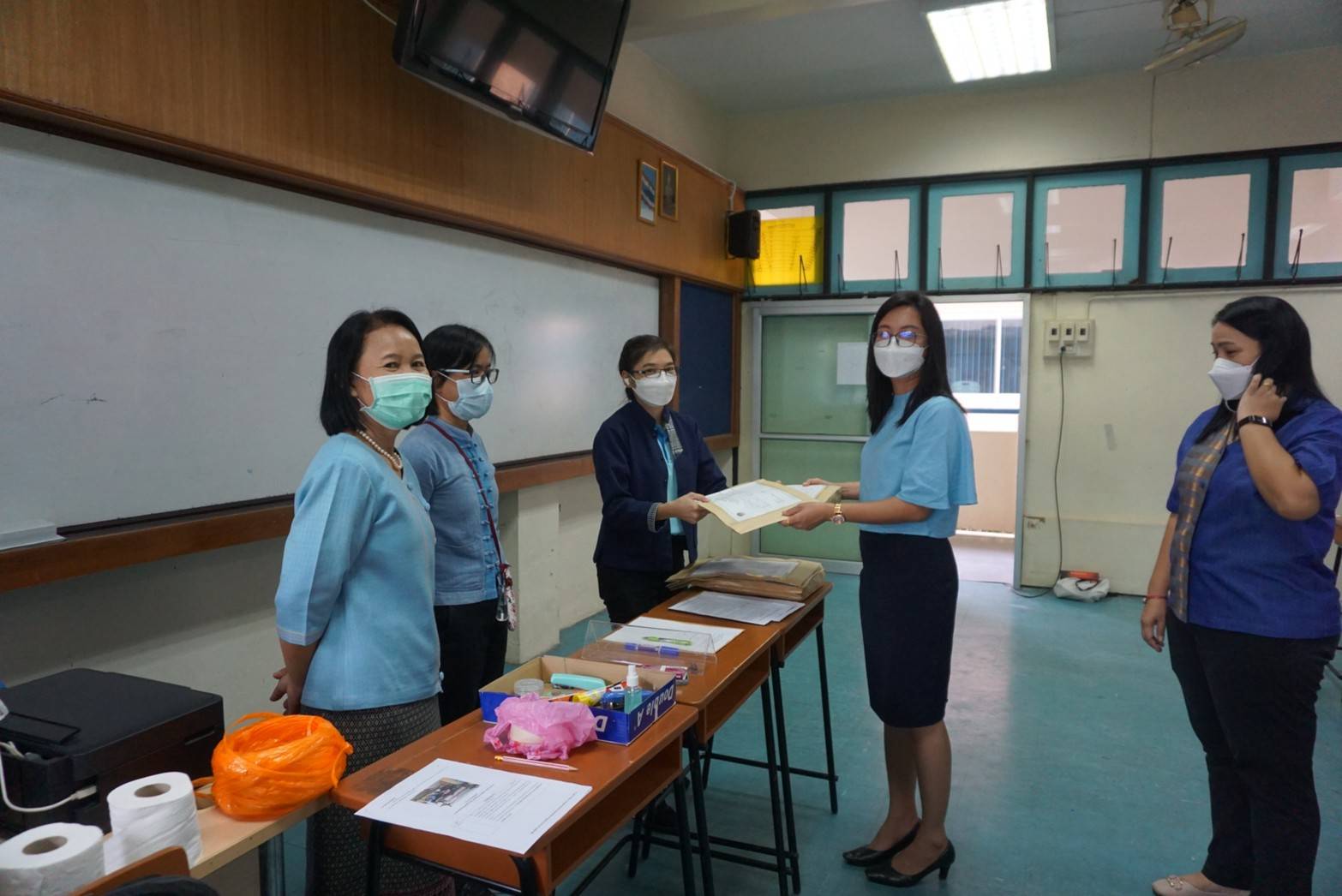 ???130 ปี กระทรวงมหาดไทย ? ฉะเชิงเทรา :แม่น้ำบางปะกงแหล่งชีวิต พระศักดิ์สิทธิ์หลวงพ่อโสธร พระยาศรีสุนทรปราชญ์ภาษาไทย เขาอ่างฤาไนป่าสมบูรณ์ ? ? พช. ฉะเชิงเทรา ดำเนินการสอบคัดเลือกบุคคลเพื่อแต่งตั้งเป็นอาสาพัฒนา (อสพ.) รุ่นที่ 74