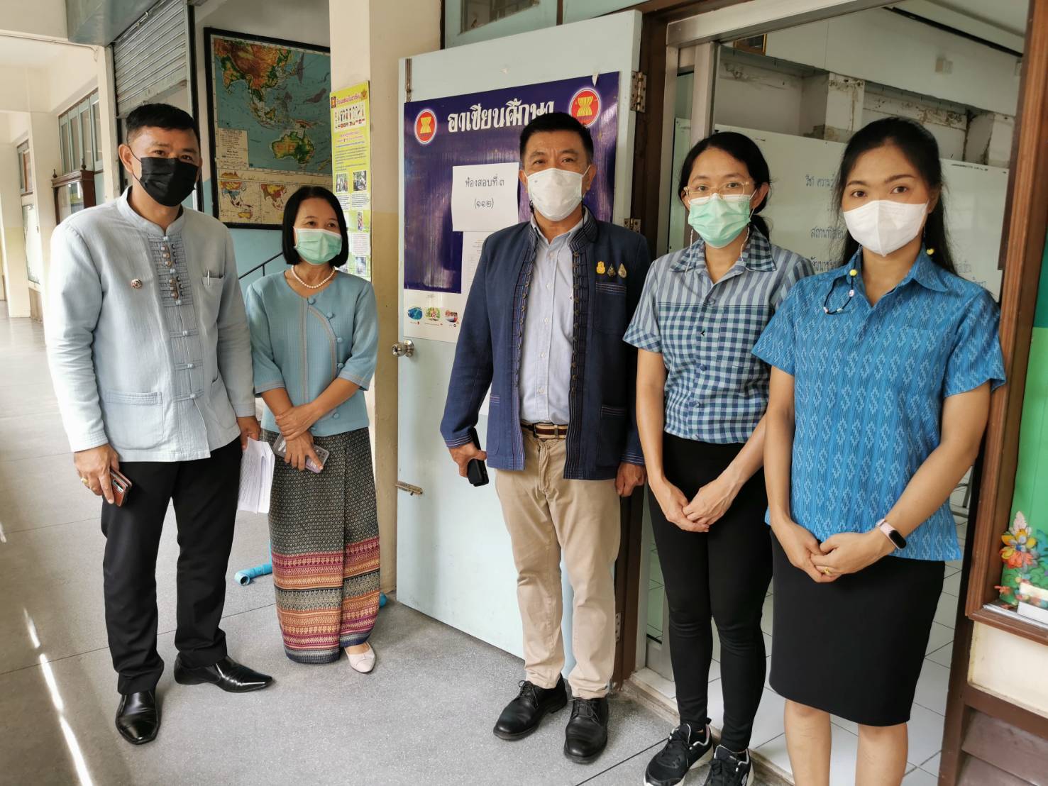 ???130 ปี กระทรวงมหาดไทย ? ฉะเชิงเทรา :แม่น้ำบางปะกงแหล่งชีวิต พระศักดิ์สิทธิ์หลวงพ่อโสธร พระยาศรีสุนทรปราชญ์ภาษาไทย เขาอ่างฤาไนป่าสมบูรณ์ ? ? พช. ฉะเชิงเทรา ดำเนินการสอบคัดเลือกบุคคลเพื่อแต่งตั้งเป็นอาสาพัฒนา (อสพ.) รุ่นที่ 74