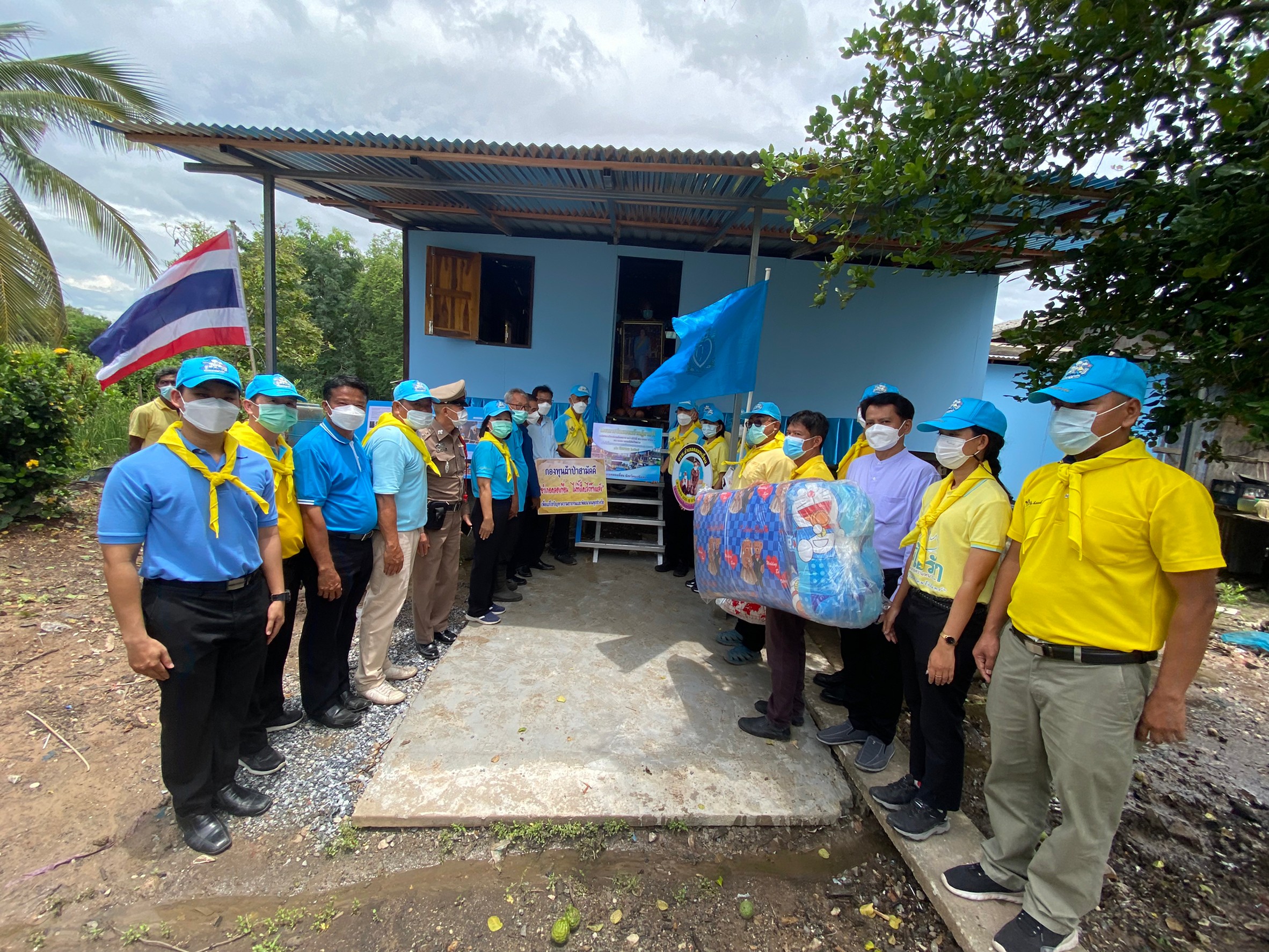 ???130 ปี กระทรวงมหาดไทย ???พช.ฉะเชิงเทรา ร่วมส่งมอบบ้าน ตามโครงการซ่อมแซมบ้านผู้ยากไร้ เฉลิมพระเกียรติสมเด็จพระนางเจ้าสิริกิติ์ พระบรมราชินีนาถ พระบรมราชชนนีพันปีหลวง เนื่องในโอกาสมหามงคล เฉลิมพระชนมพรรษา 90 พรรษา 12 สิงหาคม 2565 ในพื้นที่อำเภอคลองเขื่อน จังหวัดฉะเชิงเทรา