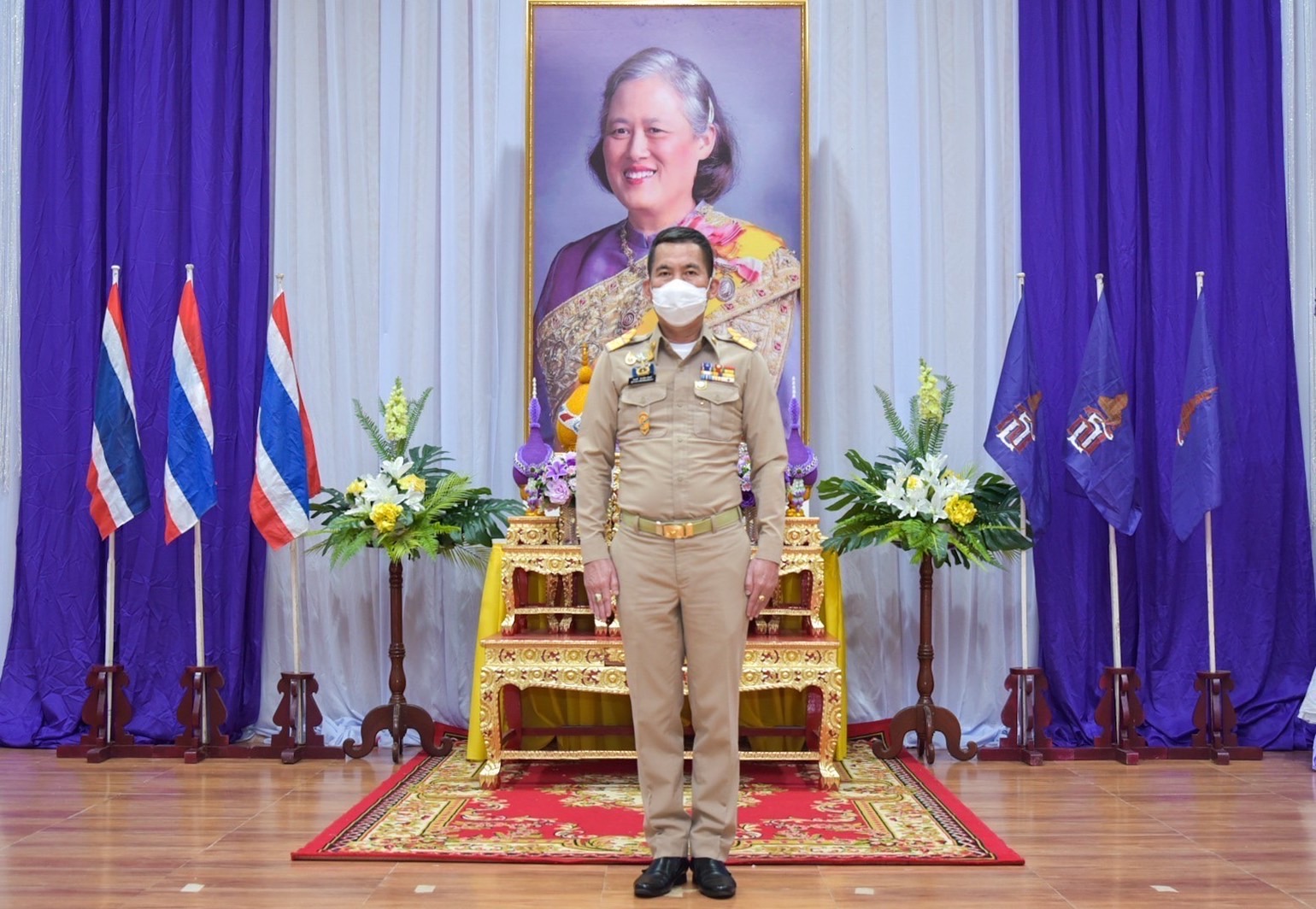 ???‍?‍?‍?ผู้ว่าราชการจังหวัดฉะเชิงเทรา มอบทุนกองทุนพัฒนาเด็กชนบทในพระราชูปถัมภ์สมเด็จพระเทพรัตนราชสุดาฯ สยามบรมราชกุมารี แก่เด็กยากจนและด้อยโอกาส