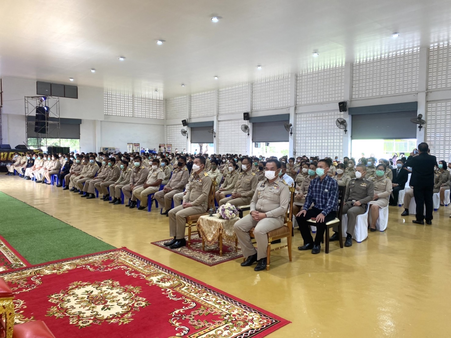 ???‍?‍?‍?ผู้ว่าราชการจังหวัดฉะเชิงเทรา มอบทุนกองทุนพัฒนาเด็กชนบทในพระราชูปถัมภ์สมเด็จพระเทพรัตนราชสุดาฯ สยามบรมราชกุมารี แก่เด็กยากจนและด้อยโอกาส