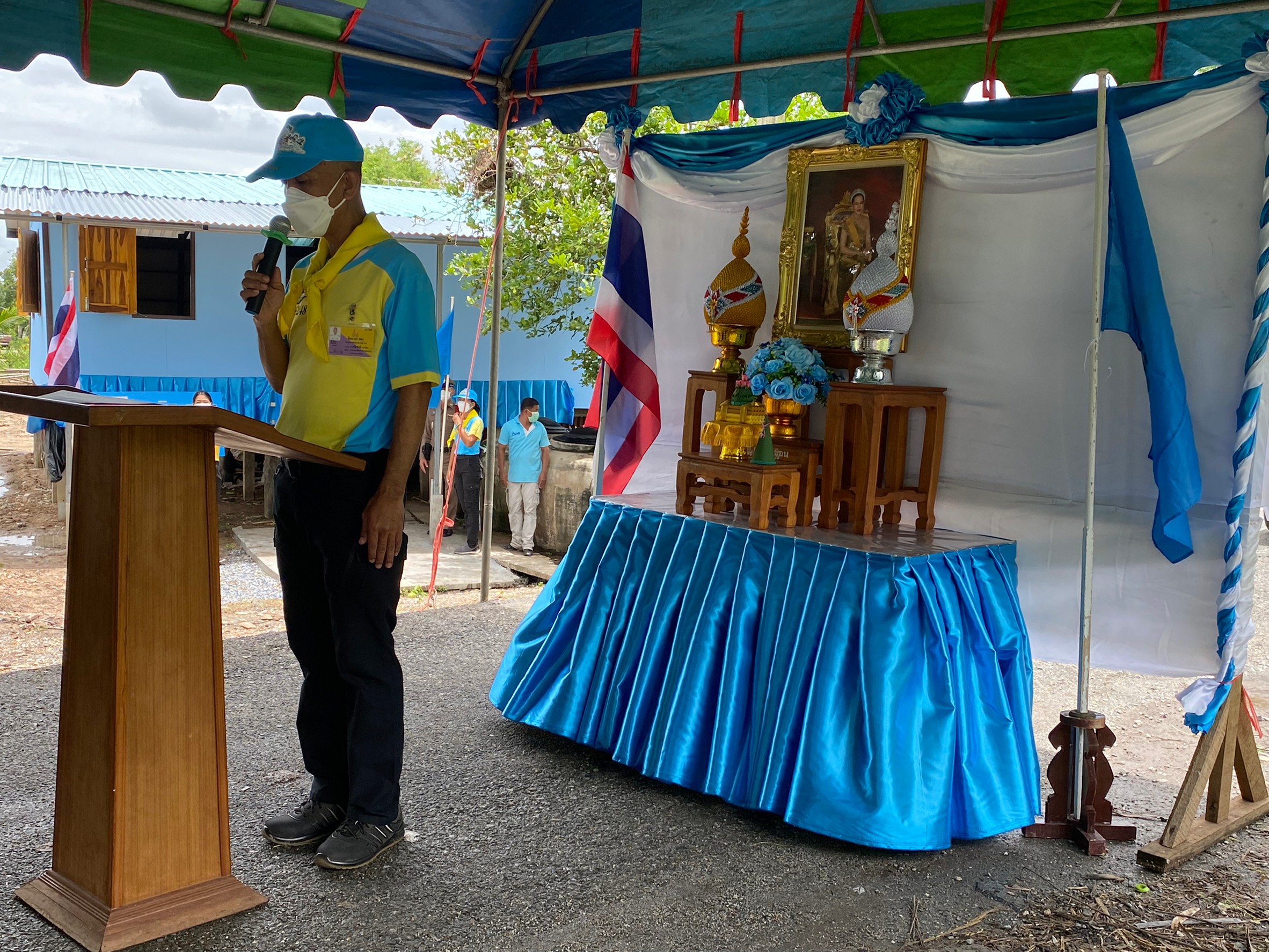 ???130 ปี กระทรวงมหาดไทย ???พช.ฉะเชิงเทรา ร่วมส่งมอบบ้าน ตามโครงการซ่อมแซมบ้านผู้ยากไร้ เฉลิมพระเกียรติสมเด็จพระนางเจ้าสิริกิติ์ พระบรมราชินีนาถ พระบรมราชชนนีพันปีหลวง เนื่องในโอกาสมหามงคล เฉลิมพระชนมพรรษา 90 พรรษา 12 สิงหาคม 2565 ในพื้นที่อำเภอคลองเขื่อน จังหวัดฉะเชิงเทรา