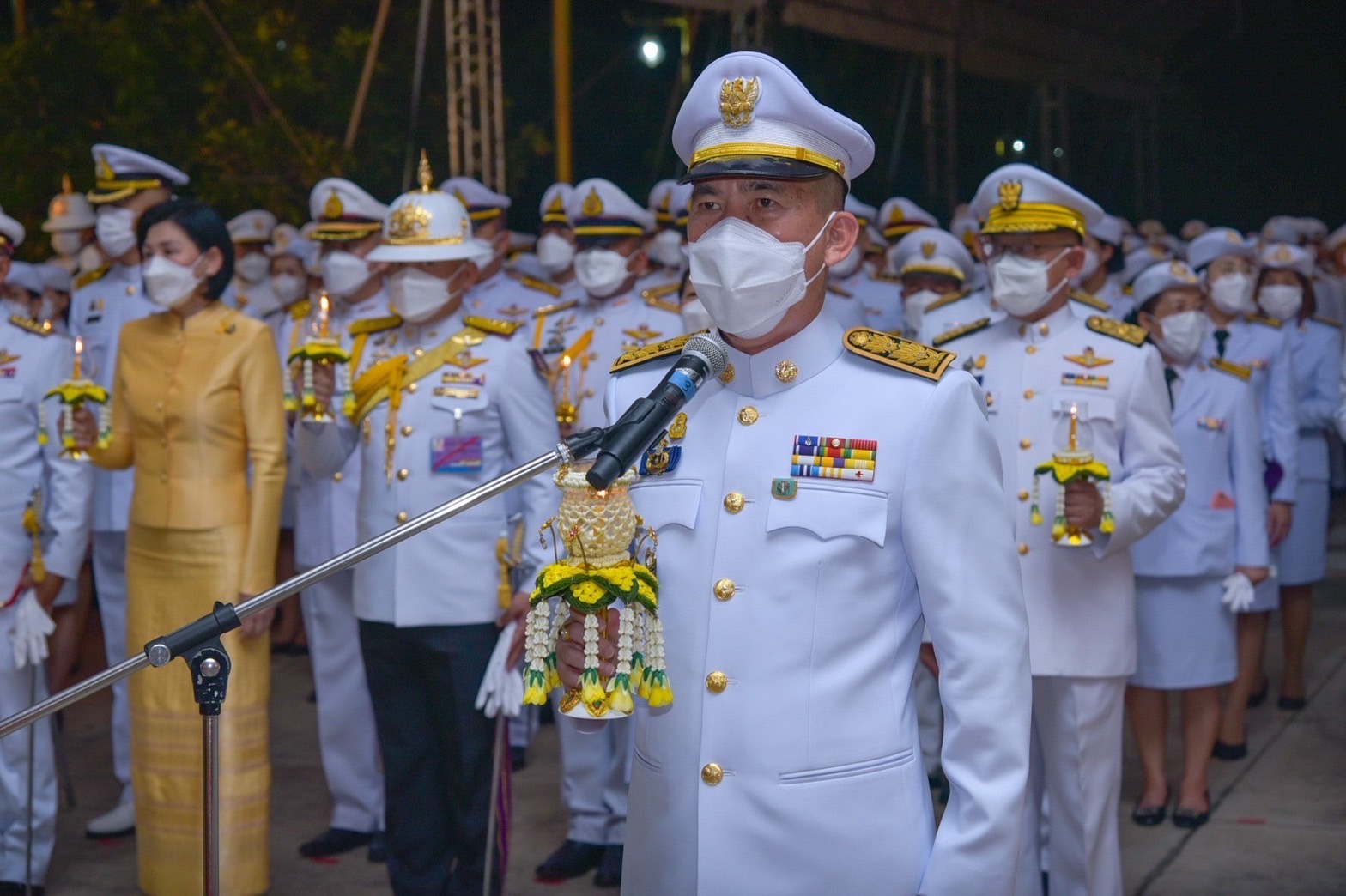 ???พช.ฉะเชิงเทรา ร่วมพิธีถวายเครื่องราชสักการะ และจุดเทียนถวายพระพรชัยมงคลพระบาทสมเด็จพระเจ้าอยู่หัว เนื่องในโอกาสวันเฉลิมพระชนมพรรษา 28 กรกฎาคม 2565