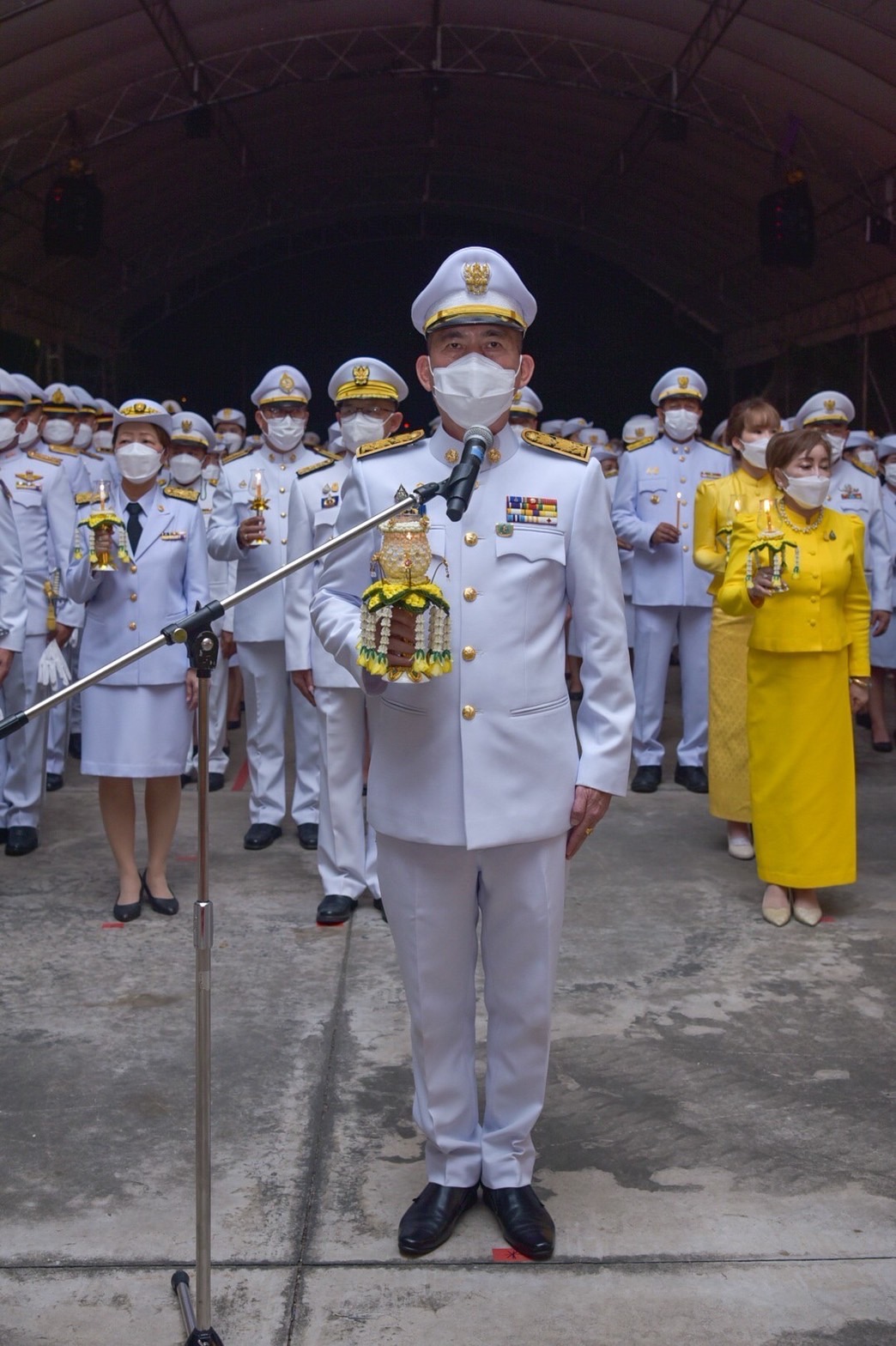 ???พช.ฉะเชิงเทรา ร่วมพิธีถวายเครื่องราชสักการะ และจุดเทียนถวายพระพรชัยมงคลพระบาทสมเด็จพระเจ้าอยู่หัว เนื่องในโอกาสวันเฉลิมพระชนมพรรษา 28 กรกฎาคม 2565