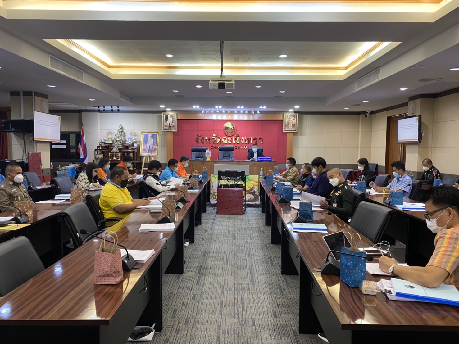 ???130 ปี กระทรวงมหาดไทย ? ฉะเชิงเทรา :แม่น้ำบางปะกงแหล่งชีวิต พระศักดิ์สิทธิ์หลวงพ่อโสธร พระยาศรีสุนทรปราชญ์ภาษาไทย เขาอ่างฤาไนป่าสมบูรณ์ ? ? ??‍♂️?พช.ฉะเชิงเทรา ร่วมประชุมคณะทำงานจัดทำ (ร่าง) แผนการป้องกันและบรรเทาสาธารณภัยจังหวัดฉะเชิงเทรา พ.ศ.2564 – 2570 ครั้งที่ 1/2565