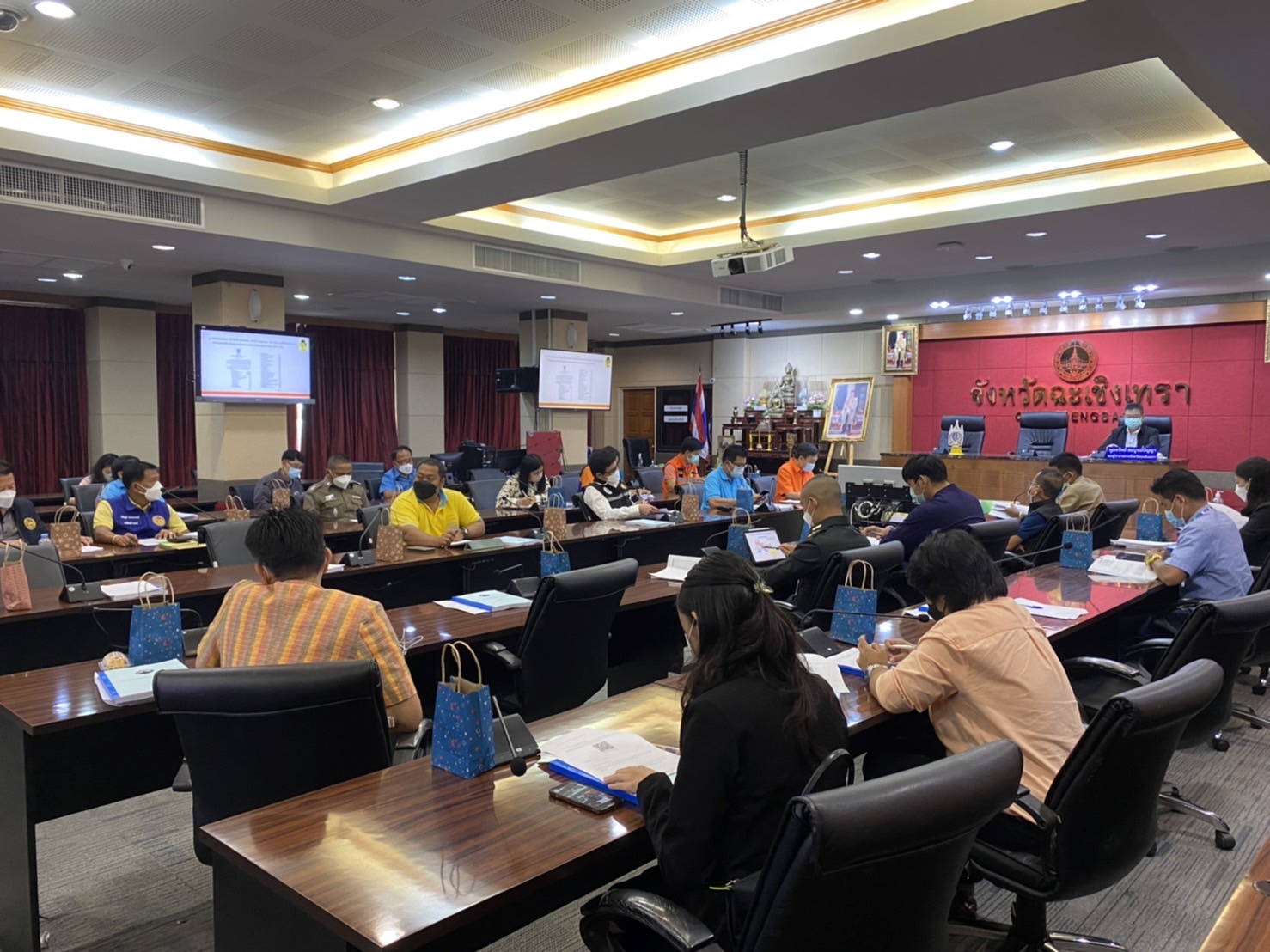 ???130 ปี กระทรวงมหาดไทย ? ฉะเชิงเทรา :แม่น้ำบางปะกงแหล่งชีวิต พระศักดิ์สิทธิ์หลวงพ่อโสธร พระยาศรีสุนทรปราชญ์ภาษาไทย เขาอ่างฤาไนป่าสมบูรณ์ ? ? ??‍♂️?พช.ฉะเชิงเทรา ร่วมประชุมคณะทำงานจัดทำ (ร่าง) แผนการป้องกันและบรรเทาสาธารณภัยจังหวัดฉะเชิงเทรา พ.ศ.2564 – 2570 ครั้งที่ 1/2565