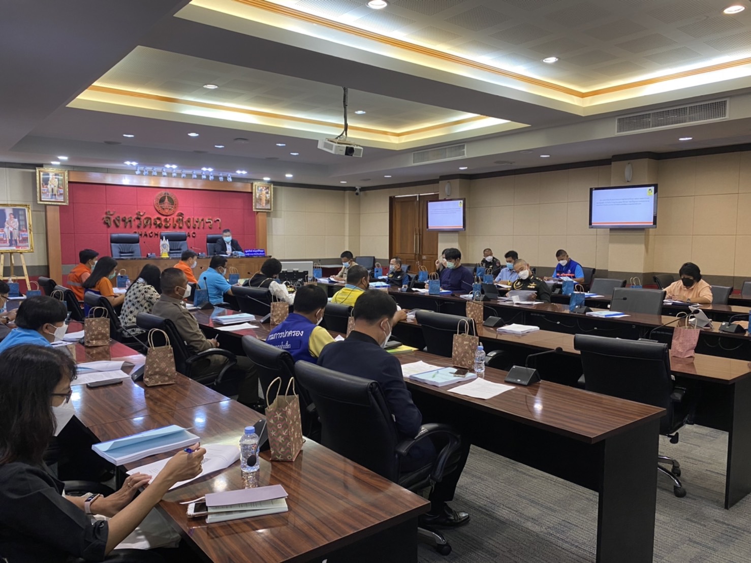 ???130 ปี กระทรวงมหาดไทย ? ฉะเชิงเทรา :แม่น้ำบางปะกงแหล่งชีวิต พระศักดิ์สิทธิ์หลวงพ่อโสธร พระยาศรีสุนทรปราชญ์ภาษาไทย เขาอ่างฤาไนป่าสมบูรณ์ ? ? ??‍♂️?พช.ฉะเชิงเทรา ร่วมประชุมคณะทำงานจัดทำ (ร่าง) แผนการป้องกันและบรรเทาสาธารณภัยจังหวัดฉะเชิงเทรา พ.ศ.2564 – 2570 ครั้งที่ 1/2565