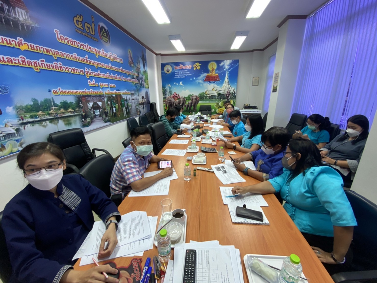 ???130 ปี กระทรวงมหาดไทย ? ฉะเชิงเทรา :แม่น้ำบางปะกงแหล่งชีวิต พระศักดิ์สิทธิ์หลวงพ่อโสธร พระยาศรีสุนทรปราชญ์ภาษาไทย เขาอ่างฤาไนป่าสมบูรณ์ ? ? ???พช. ฉะเชิงเทรา การประชุมคณะกรรมการอำนวยการรับสมัครและสอบคัดเลือกบุคคลเพื่อแต่งตั้งเป็นอาสาพัฒนา (อสพ.) รุ่นที่ 74