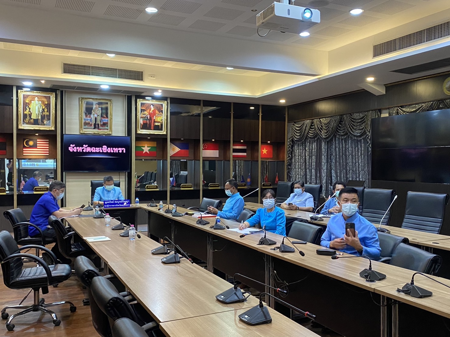 ???130 ปี กระทรวงมหาดไทย ? ฉะเชิงเทรา :แม่น้ำบางปะกงแหล่งชีวิต พระศักดิ์สิทธิ์หลวงพ่อโสธร พระยาศรีสุนทรปราชญ์ภาษาไทย เขาอ่างฤาไนป่าสมบูรณ์ ? ? ???พช. ฉะเชิงเทรา ร่วมประชุมรับฟังการเสวนาออนไลน์หัวข้อ “ผู้นำ…กับการปราบโกง!!” และการประชุมขับเคลื่อนและติดตามนโยบายของรัฐบาลและภารกิจสำคัญของกระทรวงมหาดไทย ประจําปีงบประมาณ พ.ศ. 2565 (เดือนสิงหาคม 2565) ผ่านระบบวีดิทัศน์ทางไกล (VCS)