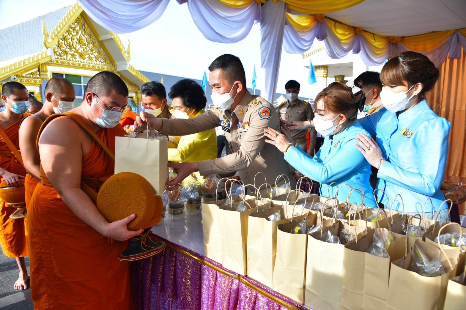 ???130 ปี กระทรวงมหาดไทย ? ฉะเชิงเทรา :แม่น้ำบางปะกงแหล่งชีวิต พระศักดิ์สิทธิ์หลวงพ่อโสธร พระยาศรีสุนทรปราชญ์ภาษาไทย เขาอ่างฤาไนป่าสมบูรณ์ ? ? ????พช. ฉะเชิงเทรา ร่วมพิธีทำบุญทักษิณานุประทาน เพื่อถวายอุทิศแด่พระธรรมมังคลาจารย์ อดีตเจ้าอาวาสวัดโสธรวราราม วรวิหาร และอดีตที่ปรึกษาเจ้าคณะภาค 12 พิธีบวงสรวงสิ่งศักดิ์สิทธิ์ พิธีถวายเทียนพรรษามหามงคลเพื่อแผ่นดิน ปี 2565 พิธียกช่อฟ้าอาคารพิพิธภัณฑ์และหอสมุด และพิธีหล่อรูปเหมือนพระธรรมมังคลาจารย์ วิ. (ประยงค์ ปิยวณฺโณ)