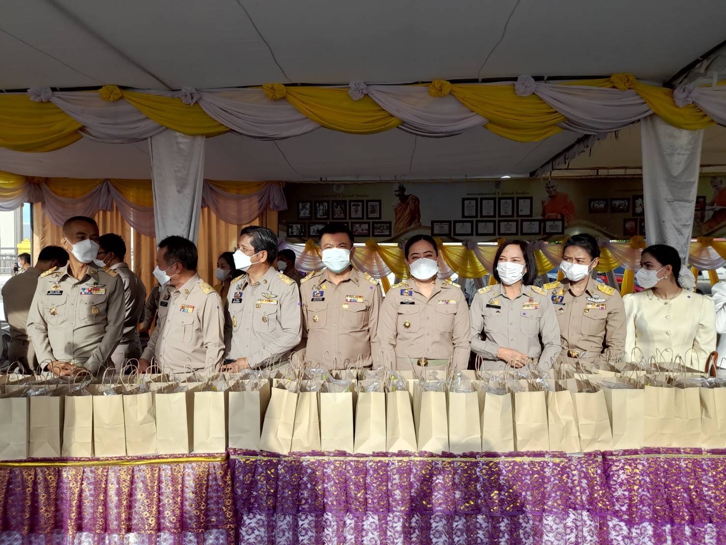 ???130 ปี กระทรวงมหาดไทย ? ฉะเชิงเทรา :แม่น้ำบางปะกงแหล่งชีวิต พระศักดิ์สิทธิ์หลวงพ่อโสธร พระยาศรีสุนทรปราชญ์ภาษาไทย เขาอ่างฤาไนป่าสมบูรณ์ ? ? ????พช. ฉะเชิงเทรา ร่วมพิธีทำบุญทักษิณานุประทาน เพื่อถวายอุทิศแด่พระธรรมมังคลาจารย์ อดีตเจ้าอาวาสวัดโสธรวราราม วรวิหาร และอดีตที่ปรึกษาเจ้าคณะภาค 12 พิธีบวงสรวงสิ่งศักดิ์สิทธิ์ พิธีถวายเทียนพรรษามหามงคลเพื่อแผ่นดิน ปี 2565 พิธียกช่อฟ้าอาคารพิพิธภัณฑ์และหอสมุด และพิธีหล่อรูปเหมือนพระธรรมมังคลาจารย์ วิ. (ประยงค์ ปิยวณฺโณ)