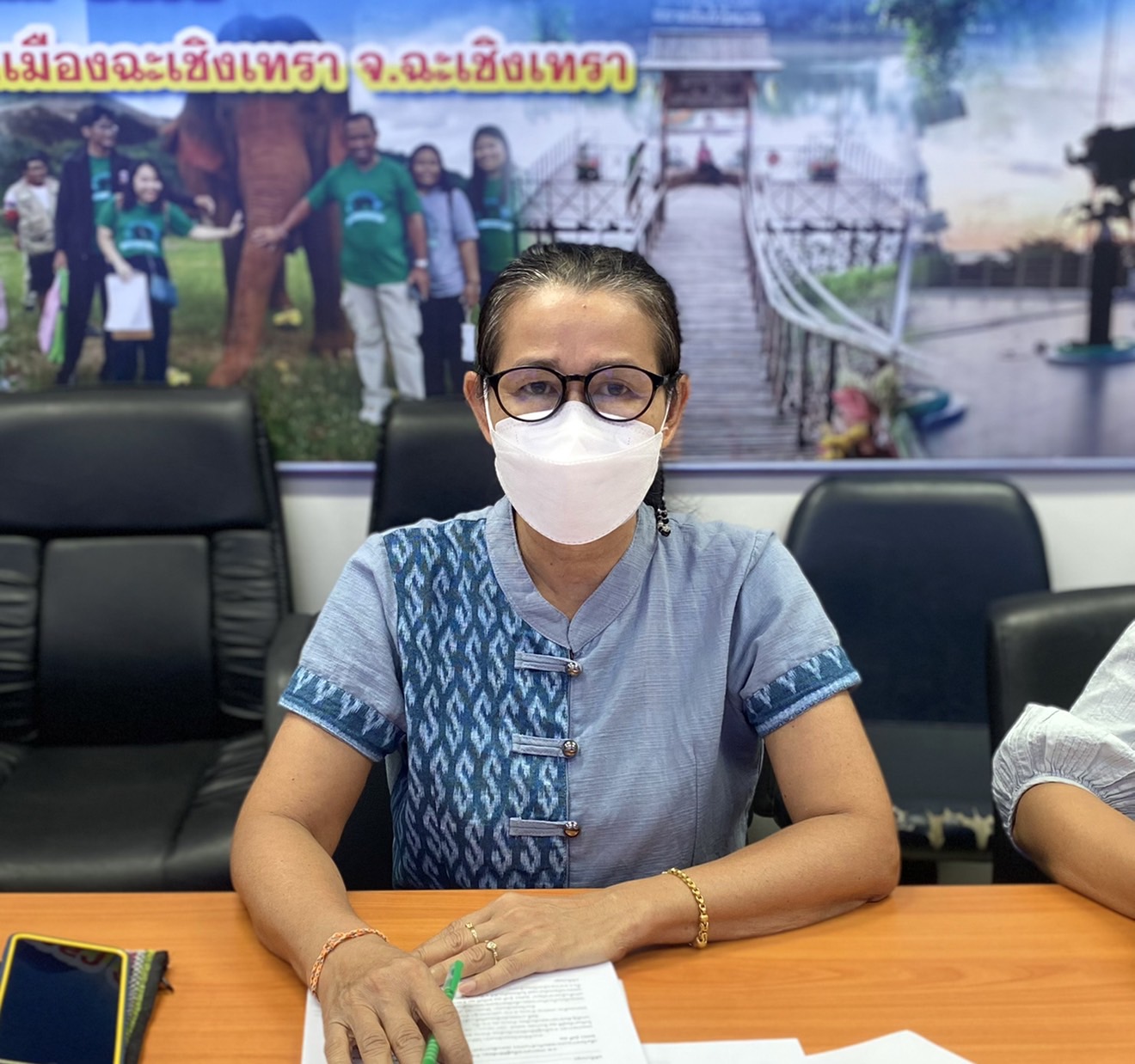 ???130 ปี กระทรวงมหาดไทย ? ฉะเชิงเทรา :แม่น้ำบางปะกงแหล่งชีวิต พระศักดิ์สิทธิ์หลวงพ่อโสธร พระยาศรีสุนทรปราชญ์ภาษาไทย เขาอ่างฤาไนป่าสมบูรณ์ ? ? ??พช.ฉะเชิงเทรา ประชุมผู้อำนวยการกลุ่มงาน,นักวิชาการพัฒนาชุมชน และเจ้าหน้าที่พัฒนาชุมชนจังหวัดฉะเชิงเทรา ครั้งที่ 8/2565