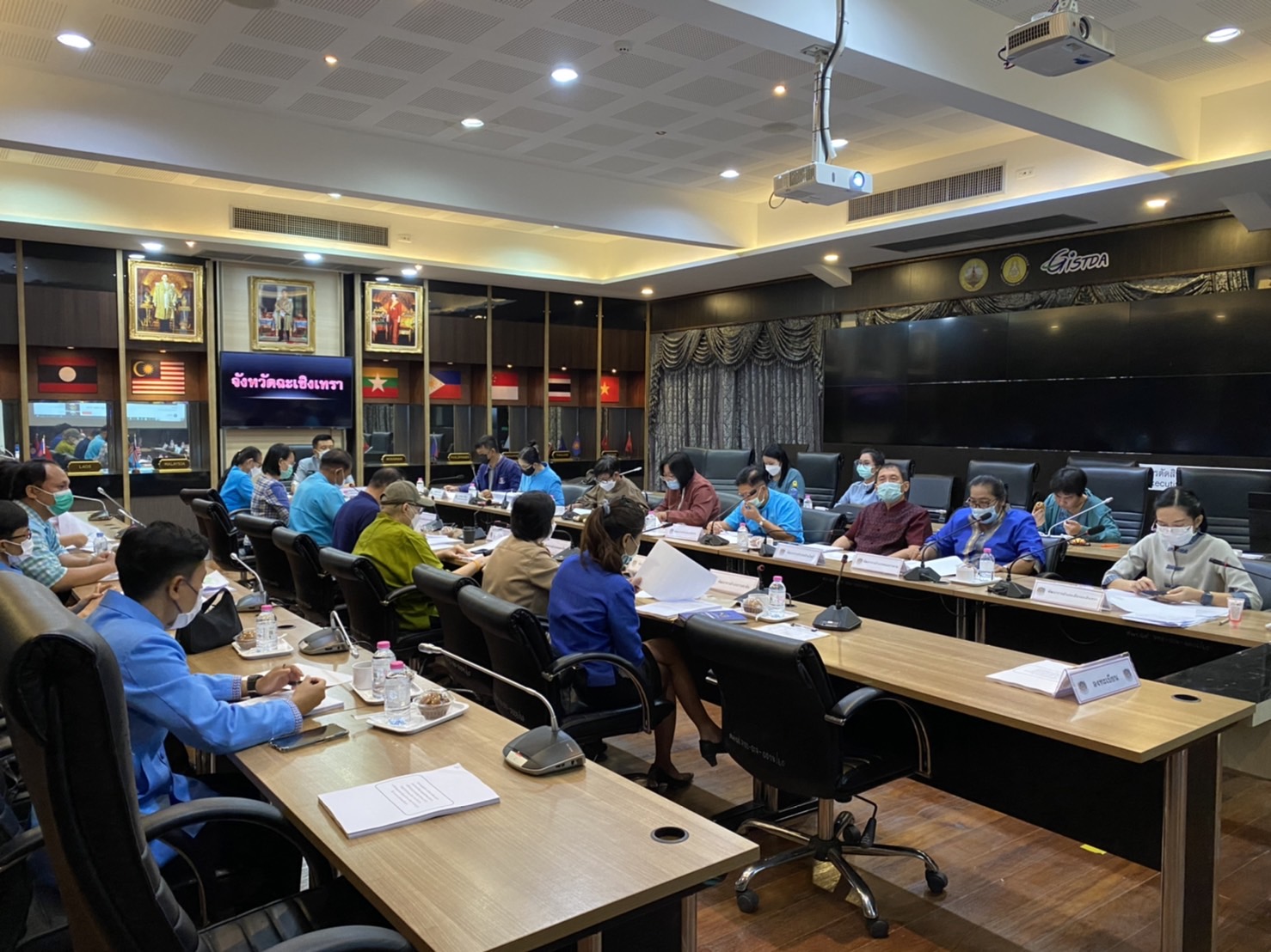 ???130 ปี กระทรวงมหาดไทย ? ฉะเชิงเทรา :แม่น้ำบางปะกงแหล่งชีวิต พระศักดิ์สิทธิ์หลวงพ่อโสธร พระยาศรีสุนทรปราชญ์ภาษาไทย เขาอ่างฤาไนป่าสมบูรณ์ ? ? ??พช.ฉะเชิงเทรา ประชุมผู้บริหาร,นักวิชาการพัฒนาชุมชน และเจ้าหน้าที่พัฒนาชุมชนจังหวัดฉะเชิงเทรา ครั้งที่ 8/2565