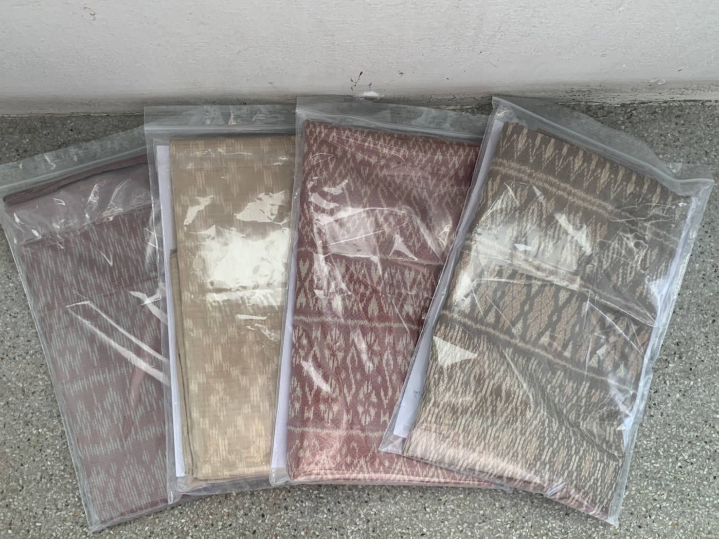 ???130 ปี กระทรวงมหาดไทย ? ฉะเชิงเทรา :แม่น้ำบางปะกงแหล่งชีวิต พระศักดิ์สิทธิ์หลวงพ่อโสธร พระยาศรีสุนทรปราชญ์ภาษาไทย เขาอ่างฤาไนป่าสมบูรณ์ ? ? ???พช. ฉะเชิงเทรา ส่งมอบผ้าเข้าร่วมการประกวดลายผ้าพระราชทาน “ผ้าขิดลายนารีรัตนราชกัญญา”