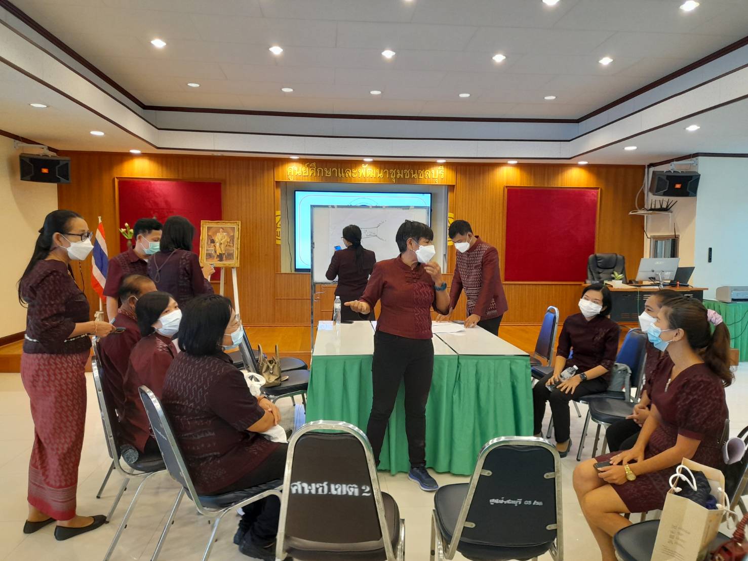 ???130 ปี กระทรวงมหาดไทย ? ฉะเชิงเทรา :แม่น้ำบางปะกงแหล่งชีวิต พระศักดิ์สิทธิ์หลวงพ่อโสธร พระยาศรีสุนทรปราชญ์ภาษาไทย เขาอ่างฤาไนป่าสมบูรณ์ ? ? ???พช. ฉะเชิงเทรา ร่วมทบทวนบทเรียน และวางแผนขับเคลื่อนงานพัฒนาชุมชน ประจำปี พ.ศ. 2566