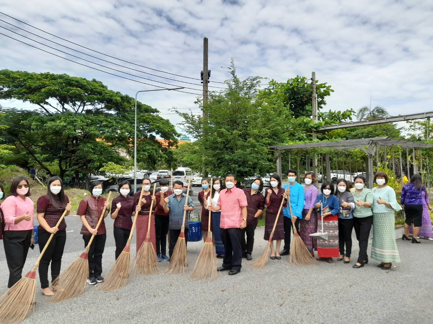???130 ปี กระทรวงมหาดไทย ? ฉะเชิงเทรา :แม่น้ำบางปะกงแหล่งชีวิต พระศักดิ์สิทธิ์หลวงพ่อโสธร พระยาศรีสุนทรปราชญ์ภาษาไทย เขาอ่างฤาไนป่าสมบูรณ์ ? ? ???พช. ฉะเชิงเทรา ร่วมทบทวนบทเรียน และวางแผนขับเคลื่อนงานพัฒนาชุมชน ประจำปี พ.ศ. 2566
