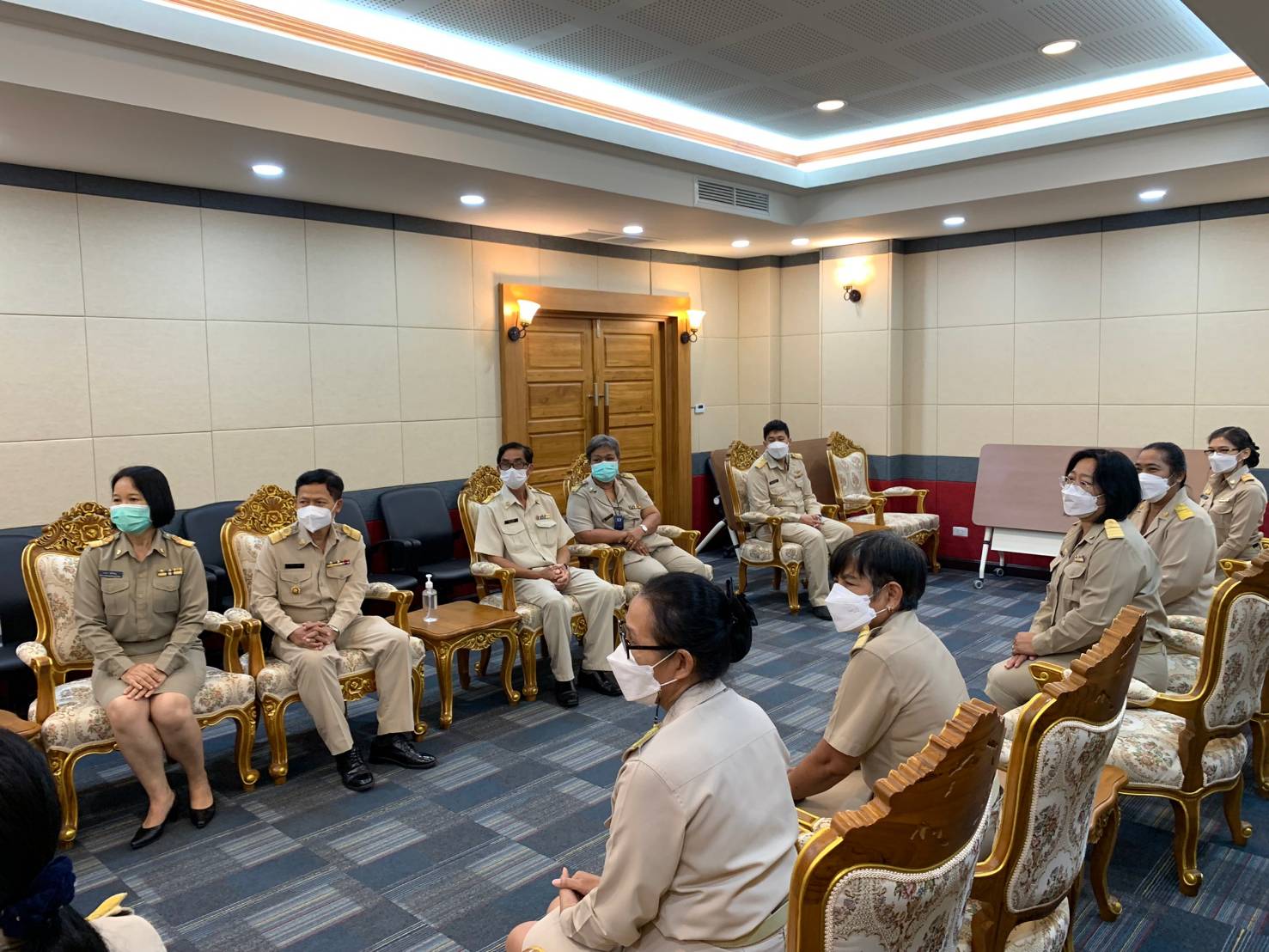 ???130 ปี กระทรวงมหาดไทย ? ฉะเชิงเทรา :แม่น้ำบางปะกงแหล่งชีวิต พระศักดิ์สิทธิ์หลวงพ่อโสธร พระยาศรีสุนทรปราชญ์ภาษาไทย เขาอ่างฤาไนป่าสมบูรณ์ ? ? ?พช.ฉะเชิงเทรา เข้าแสดงมุทิตาจิต ผู้ว่าราชการจังหวัด และรองผู้ว่าราชการจังหวัด ในโอกาสเกษียณอายุราชการ