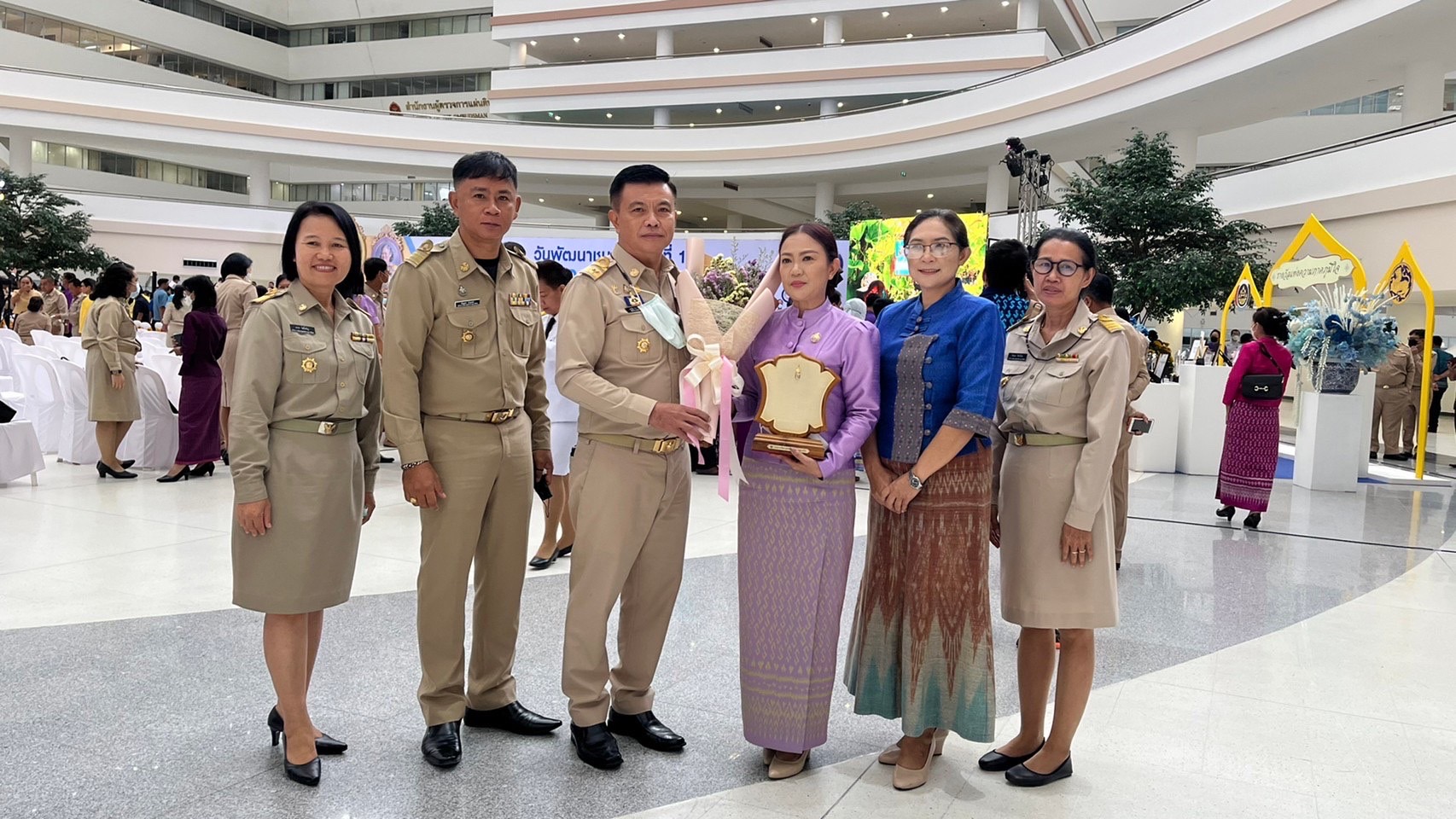 ???130 ปี กระทรวงมหาดไทย ? ฉะเชิงเทรา :แม่น้ำบางปะกงแหล่งชีวิต พระศักดิ์สิทธิ์หลวงพ่อโสธร พระยาศรีสุนทรปราชญ์ภาษาไทย เขาอ่างฤาไนป่าสมบูรณ์ ? ? ???พช.ฉะเชิงเทรา ร่วมงาน “วันพัฒนาชุมชน ครั้งที่ 11 วาระครบรอบ 60 ปี กรมการพัฒนาชุมชน (“CD DAY 2022” )