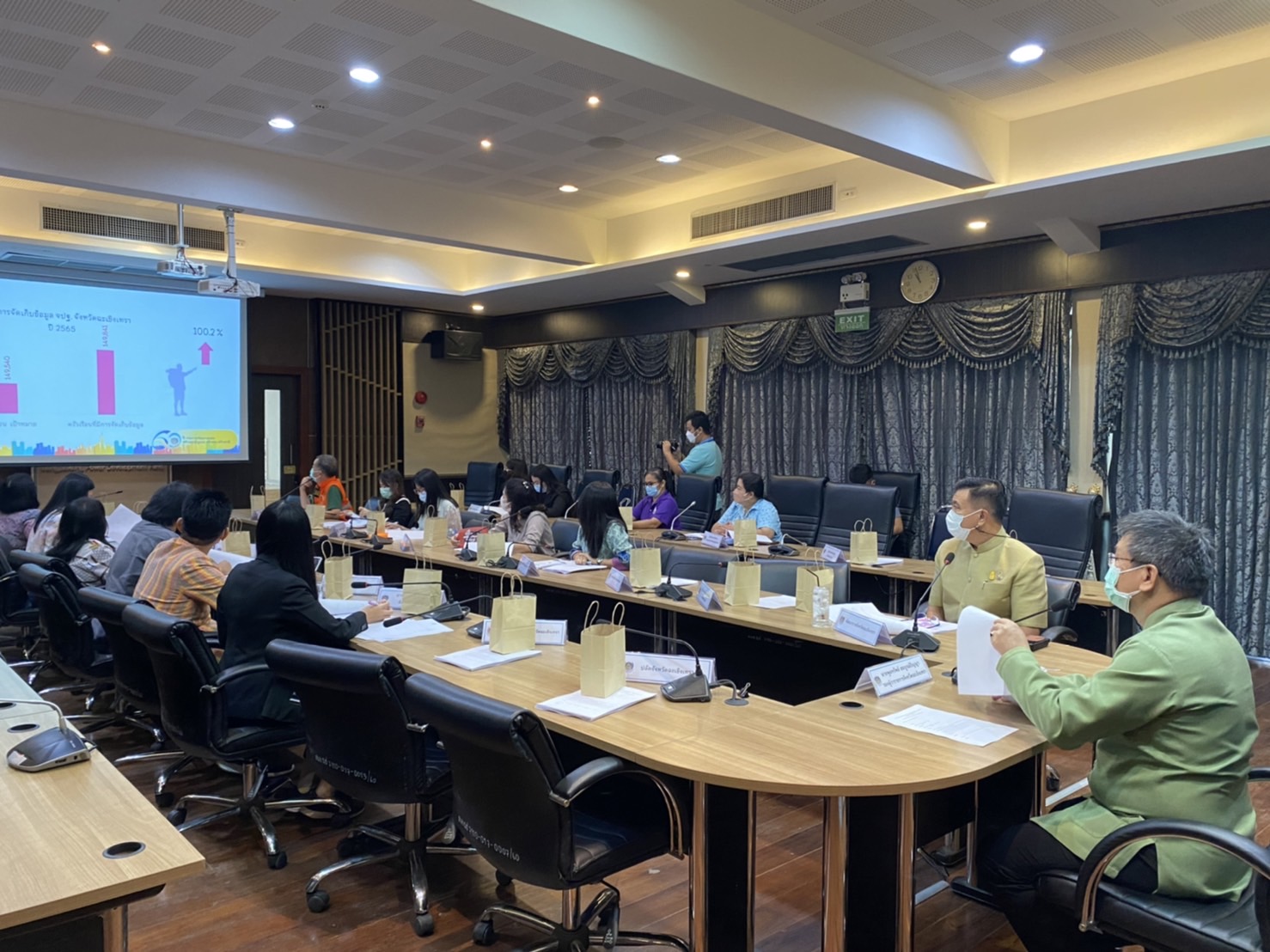 ???130 ปี กระทรวงมหาดไทย ? ฉะเชิงเทรา :แม่น้ำบางปะกงแหล่งชีวิต พระศักดิ์สิทธิ์หลวงพ่อโสธร พระยาศรีสุนทรปราชญ์ภาษาไทย เขาอ่างฤาไนป่าสมบูรณ์ ? ? ???พช.ฉะเชิงเทรา ประชุมคณะทำงานบริหารการจัดเก็บข้อมูล จปฐเพื่อนำเสนอผลการจัดเก็บและรับรองคุณภาพข้อมูล